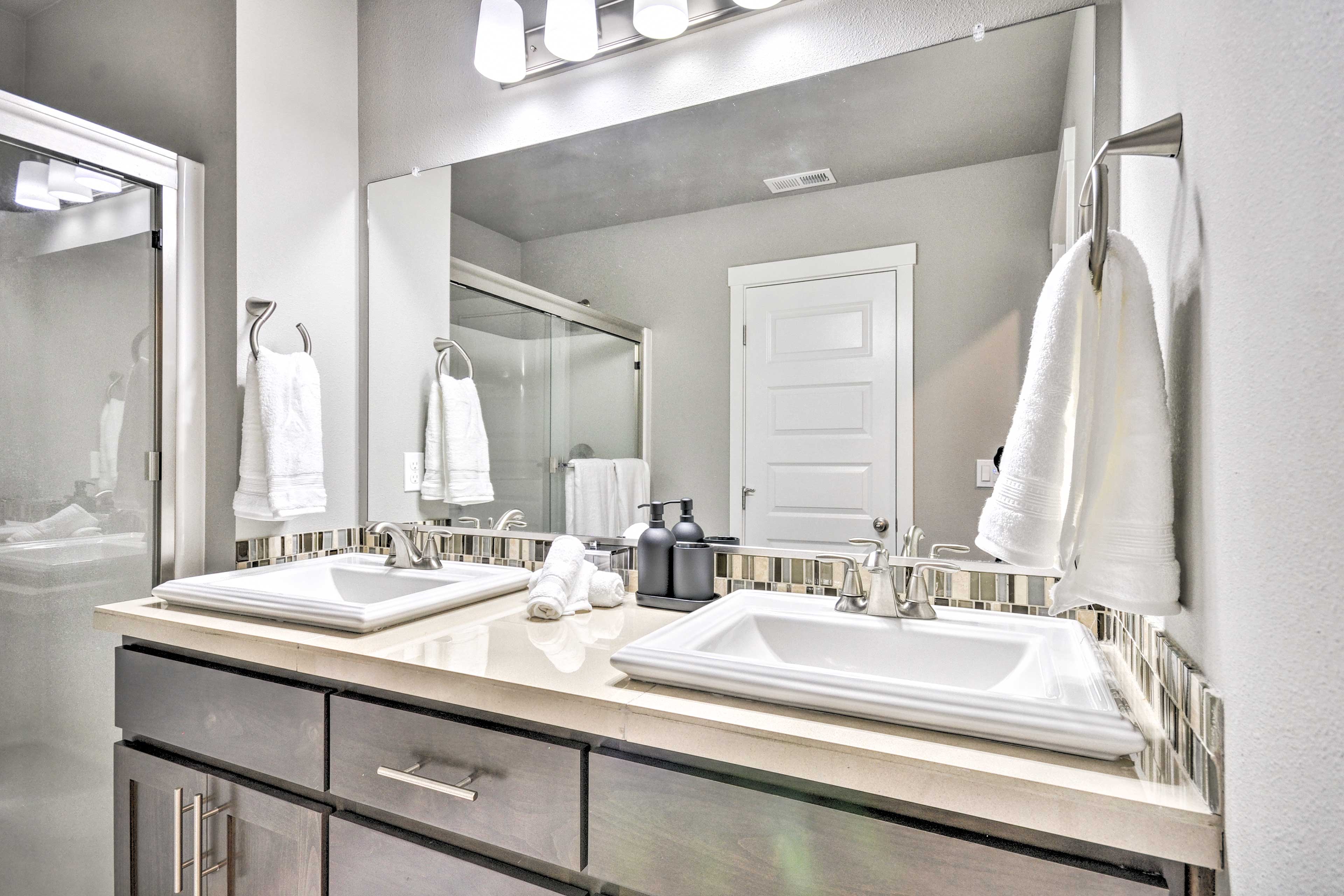 En-Suite Bathroom | Complimentary Toiletries