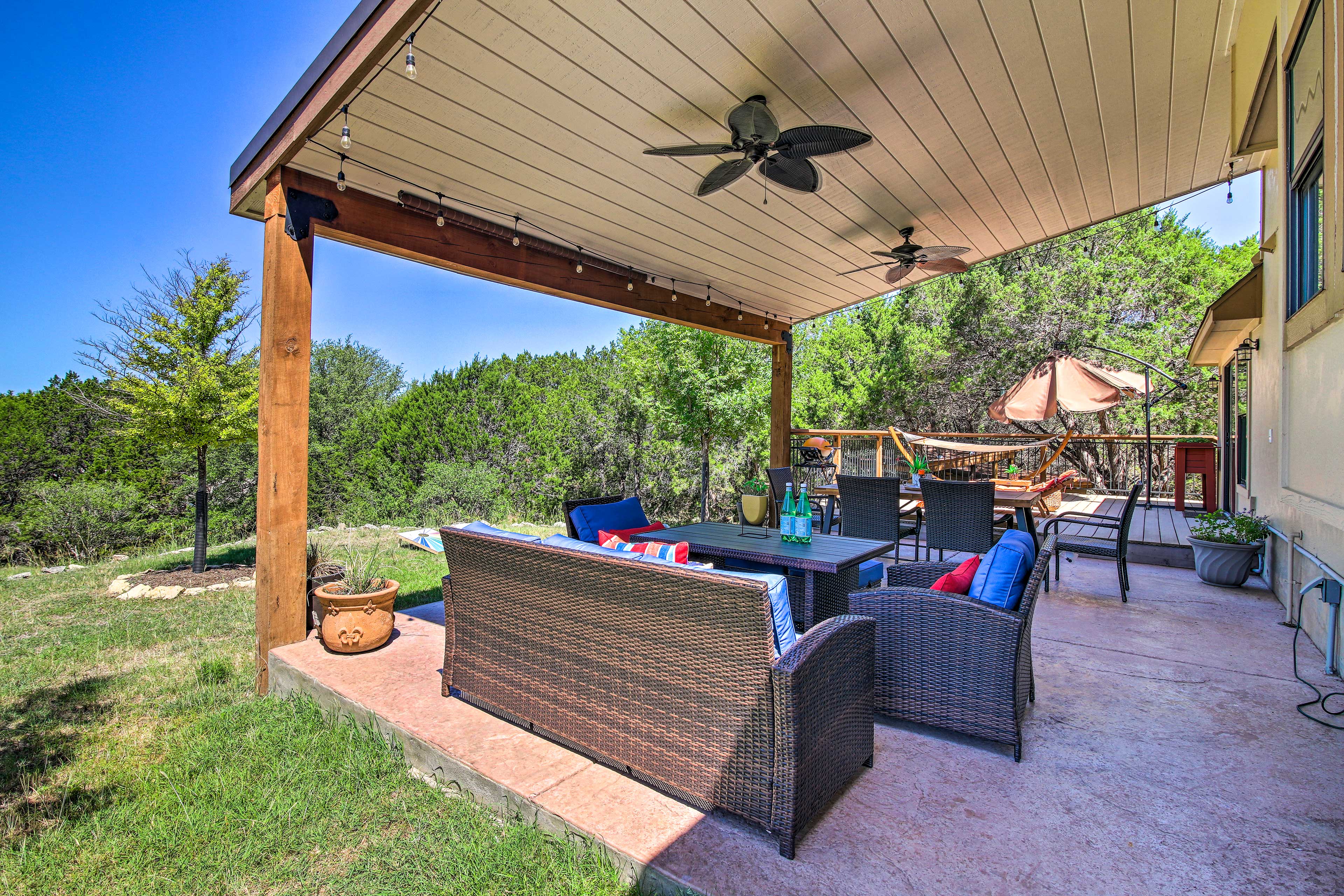 Covered Patio | Deck | Outdoor Dining Tables | No Cornhole Game