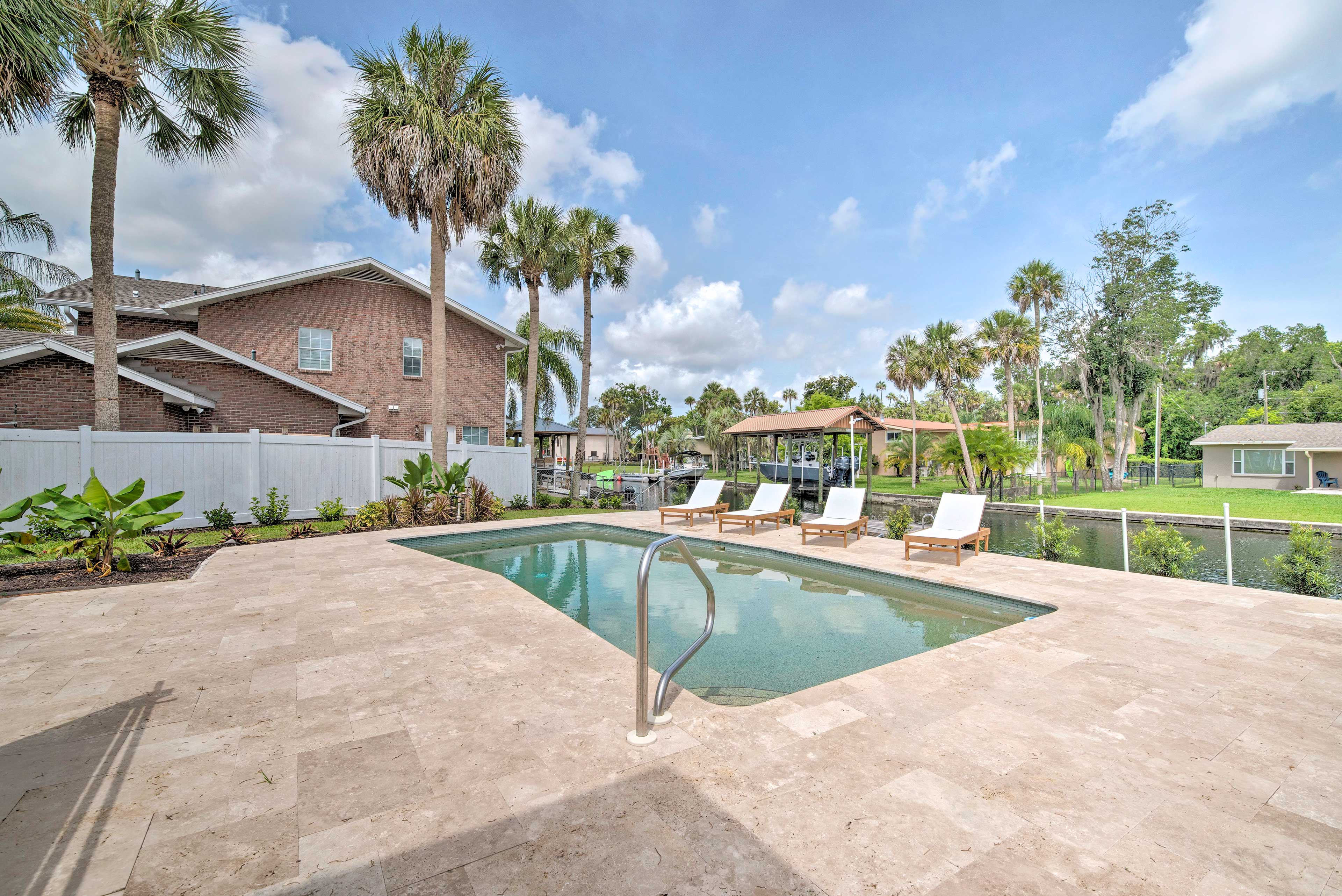 Crystal River Vacation Rental | 3BR | 2.5BA | 1,946 Sq Ft | Step-Free Entry