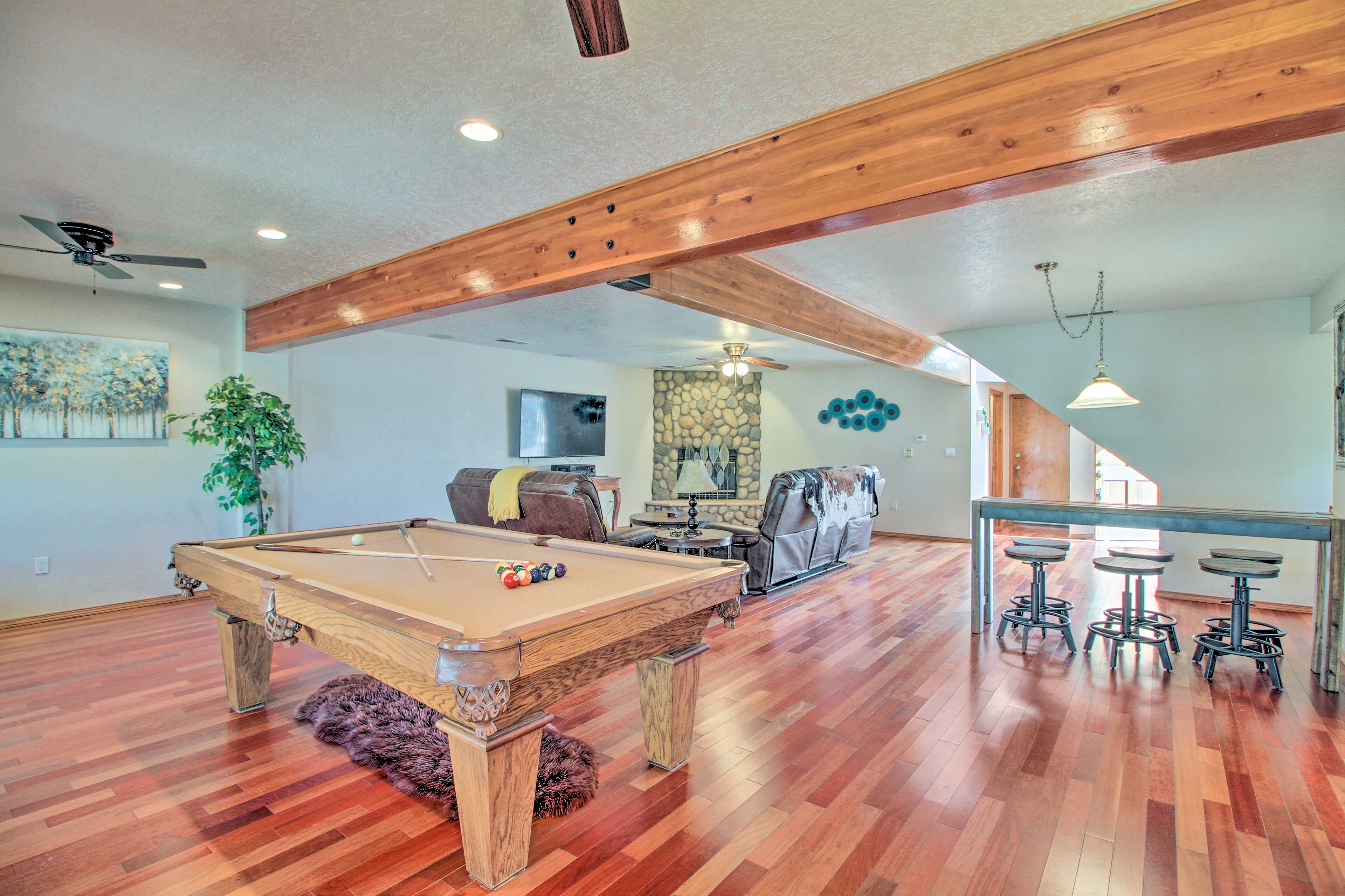 Living Room | Pool Table