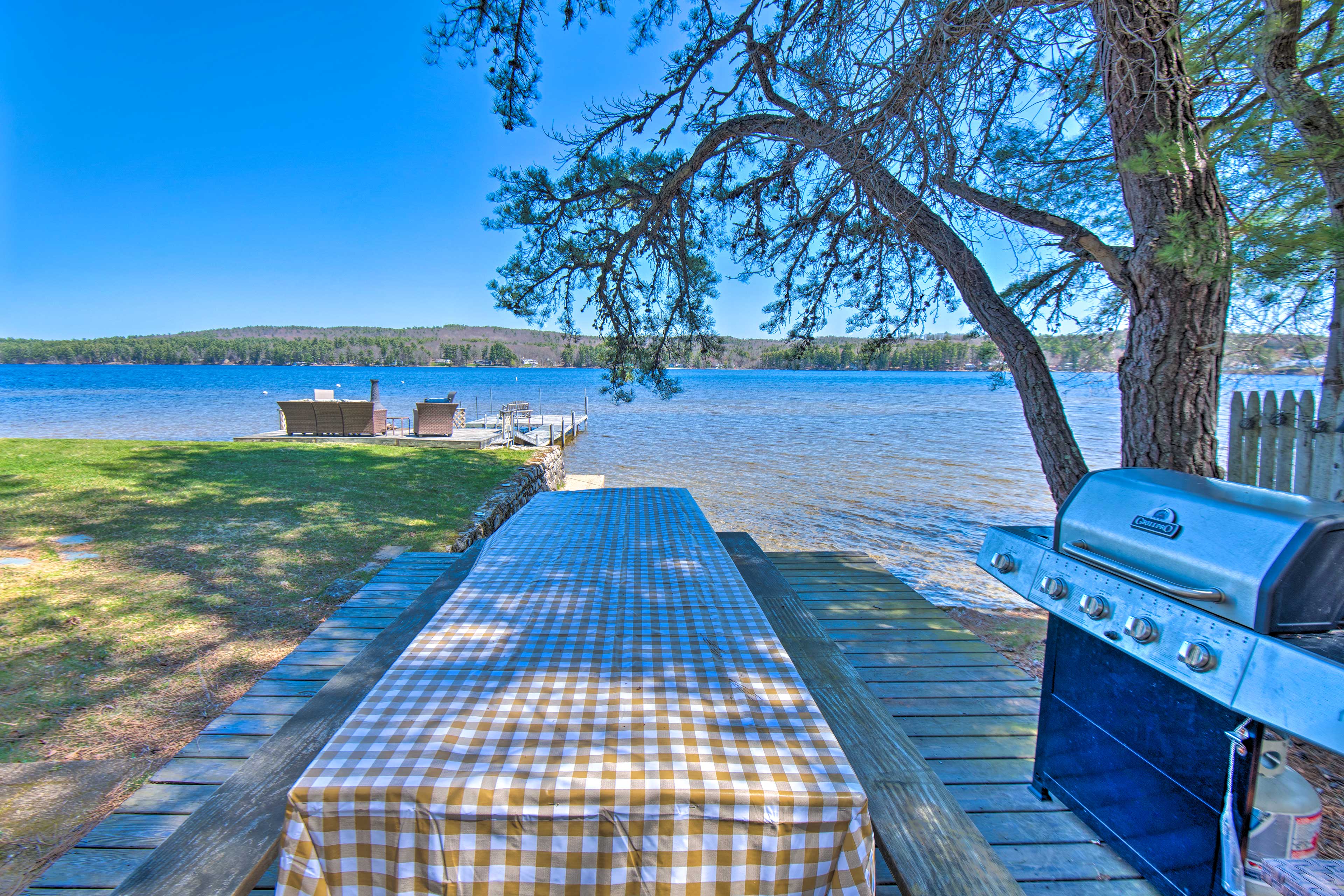 Outdoor Dining Area | Gas Grill