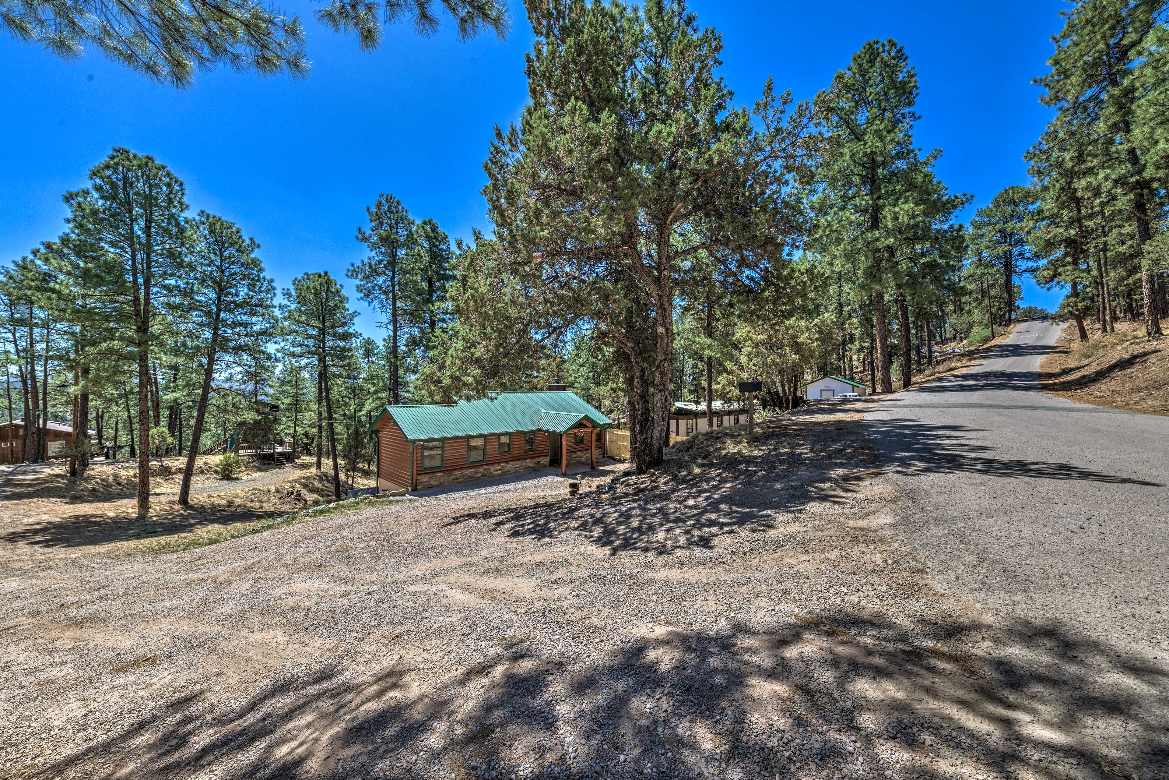 Parking | Gravel Driveway (3 Vehicles) | 4WD Recommended in Winter