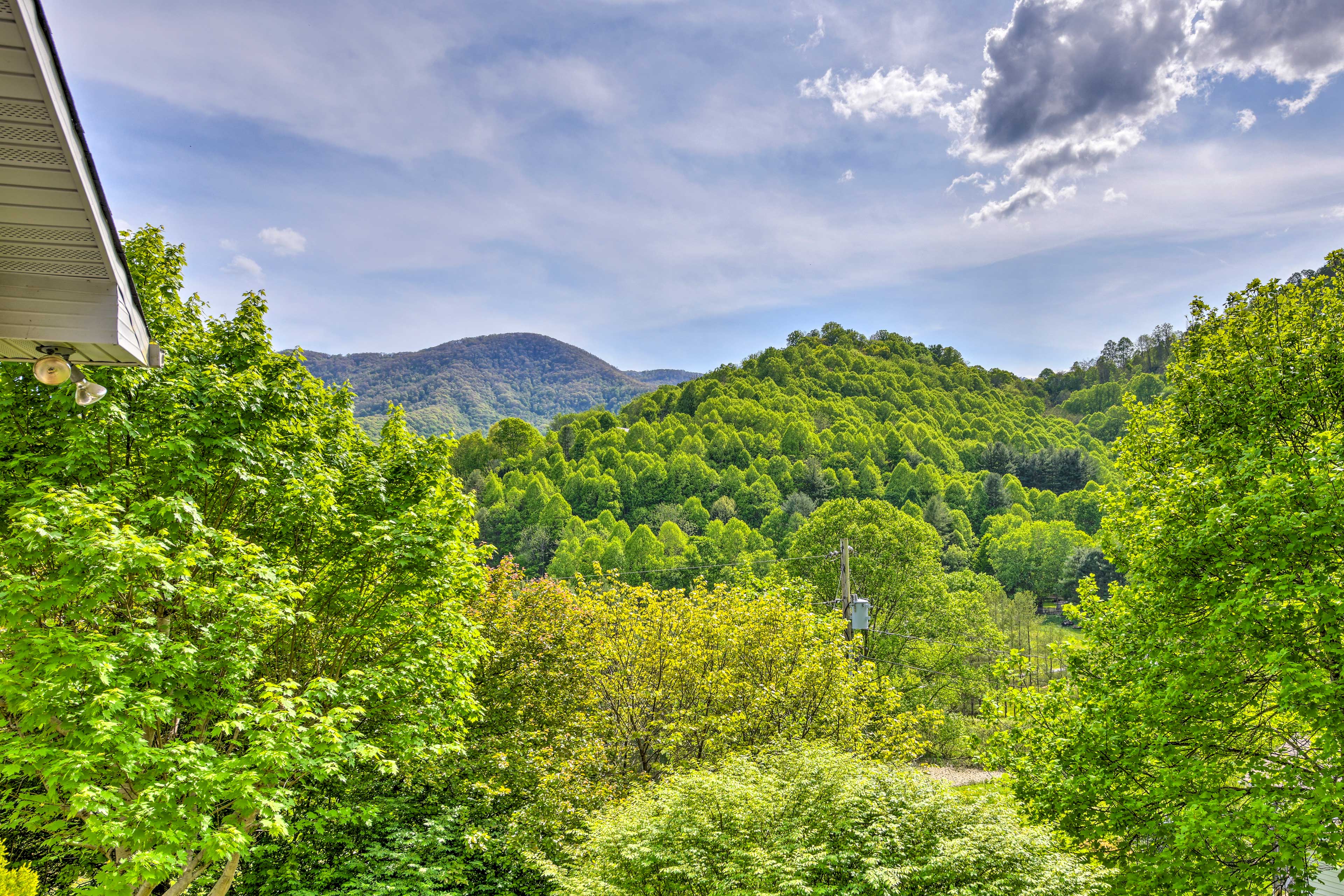 House Exterior | Mountain Views