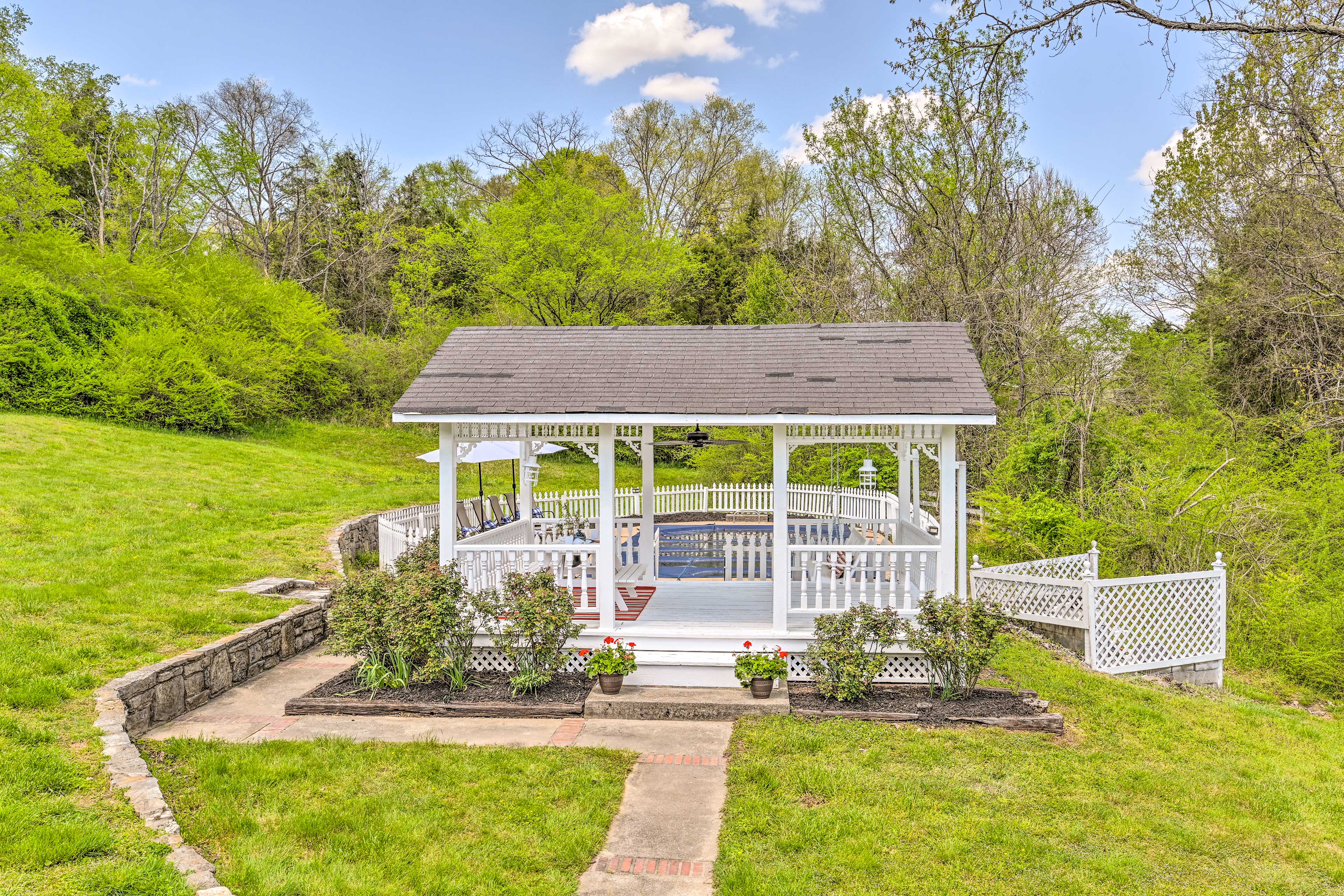 Gazebo | Private Pool