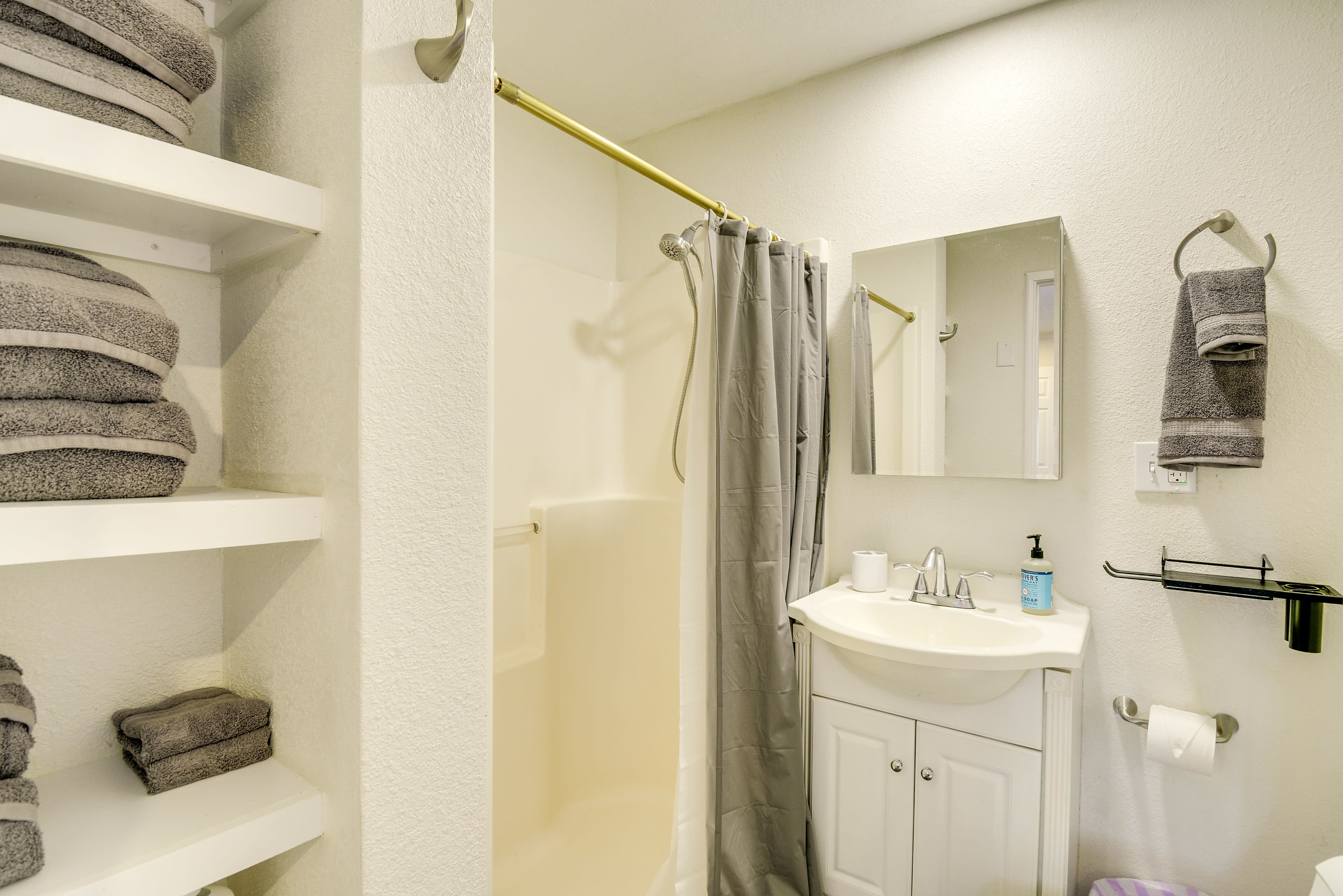 Full Bath | Towels Provided | Hair Dryer | Complimentary Toiletries