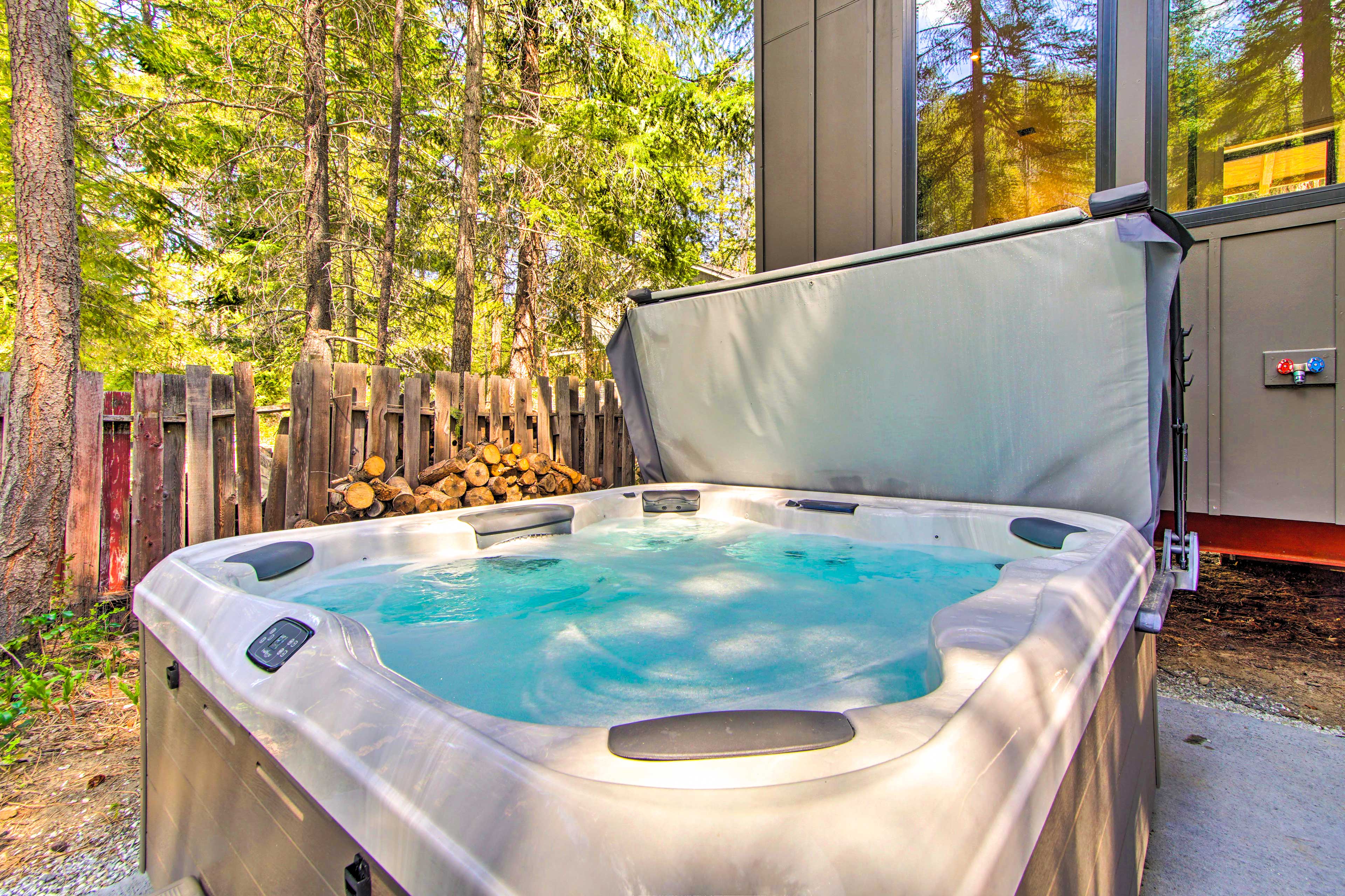 Backyard | Hot Tub