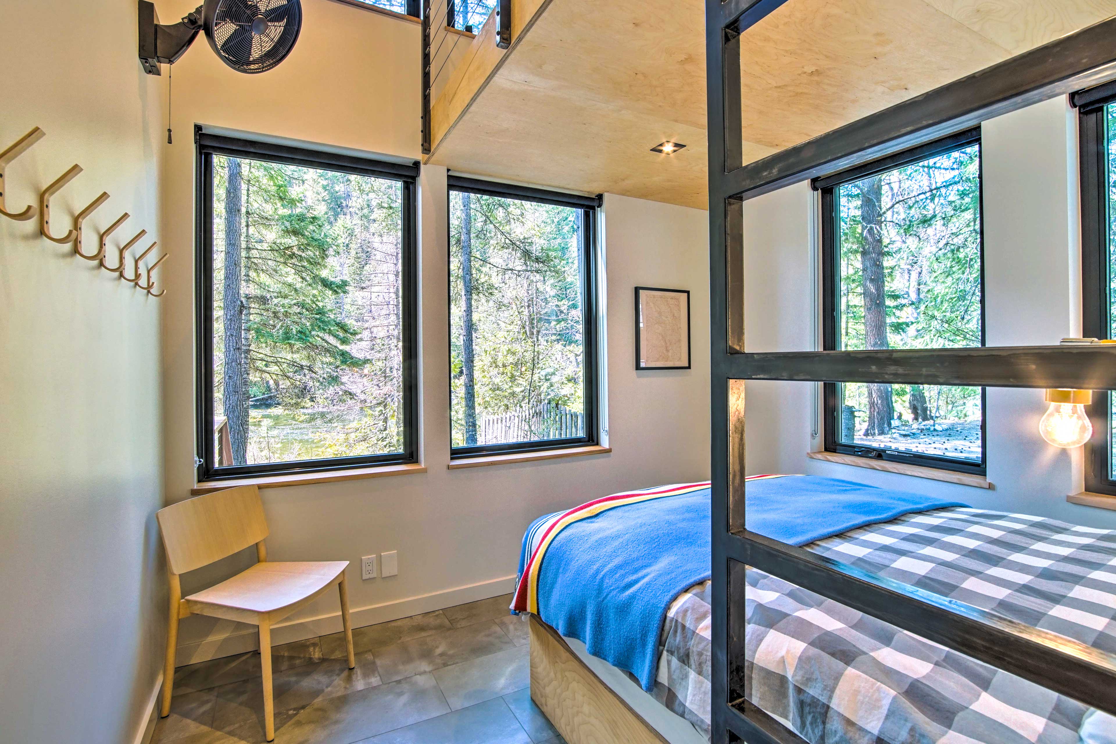 Bedroom 2 Suite | Full Bed | Lofted Queen Bed