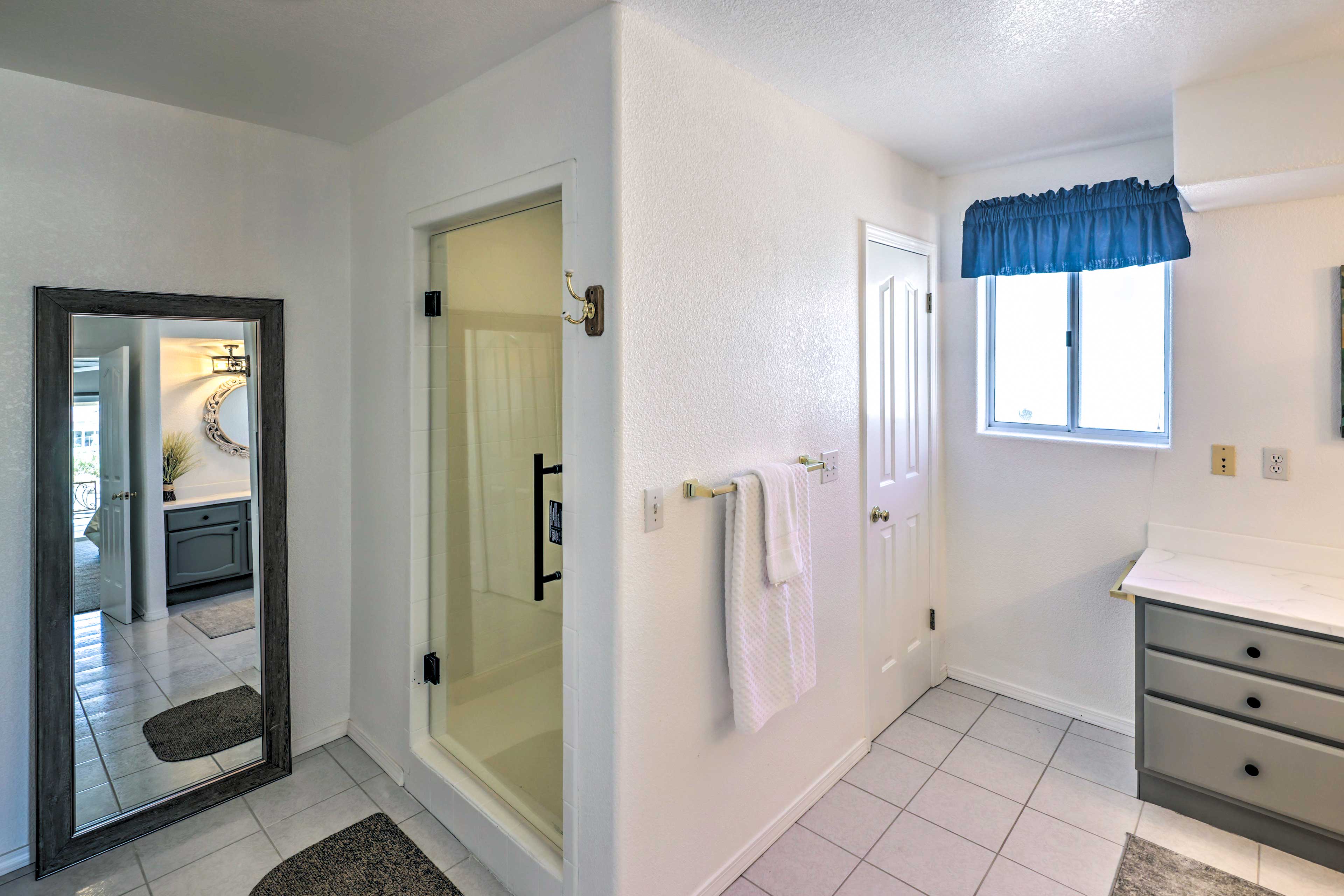 En-Suite Bathroom | Towels Provided