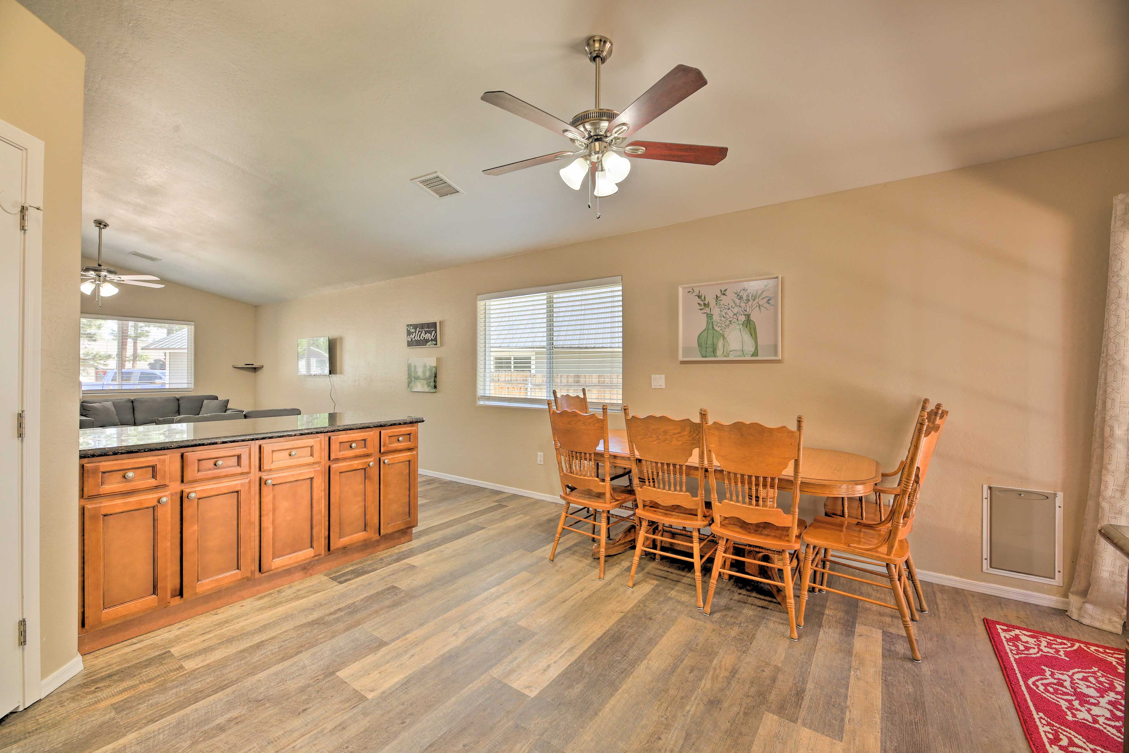 Dining Area | Dishware & Flatware Provided