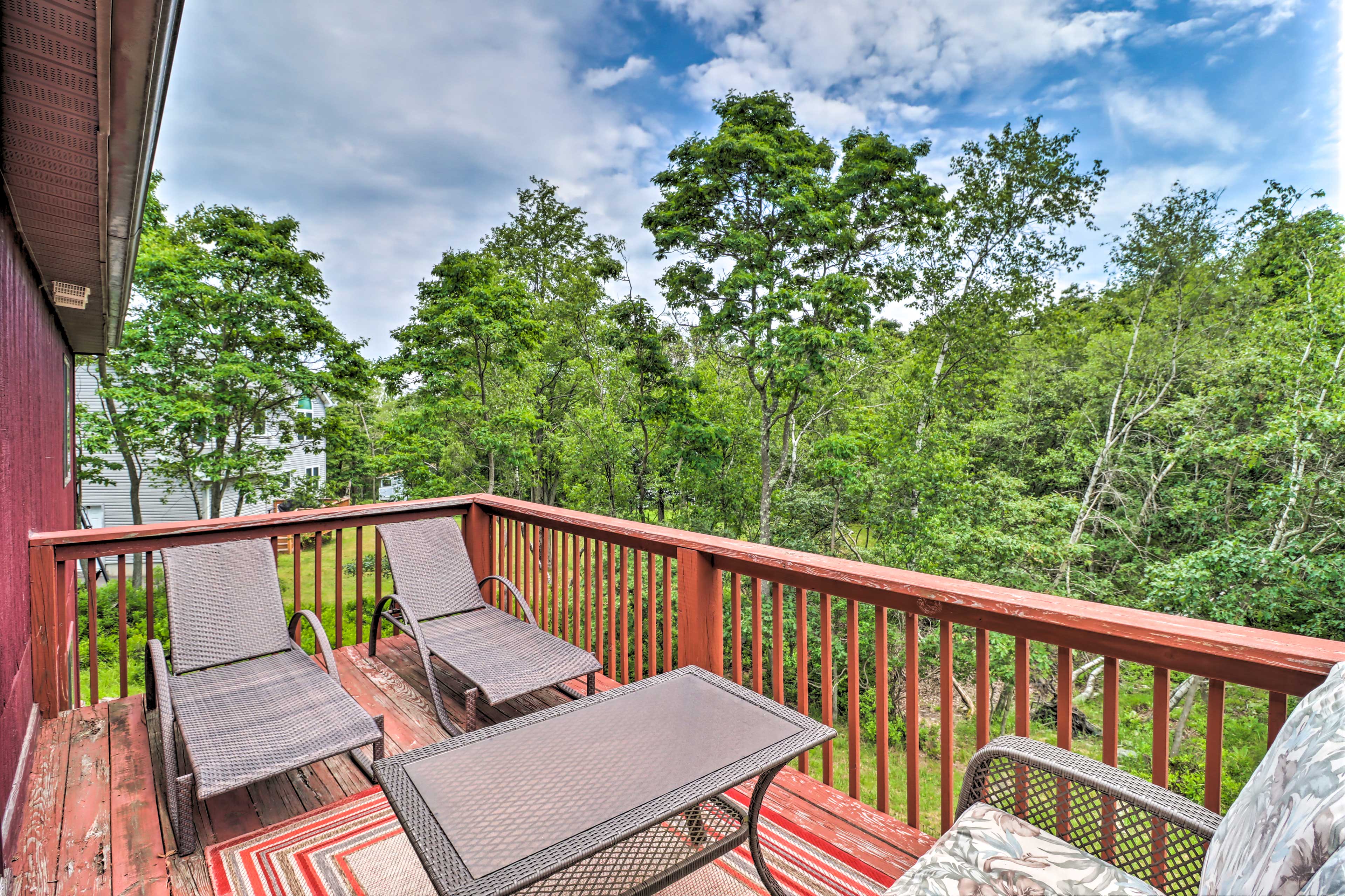 Private Deck | Outdoor Seating