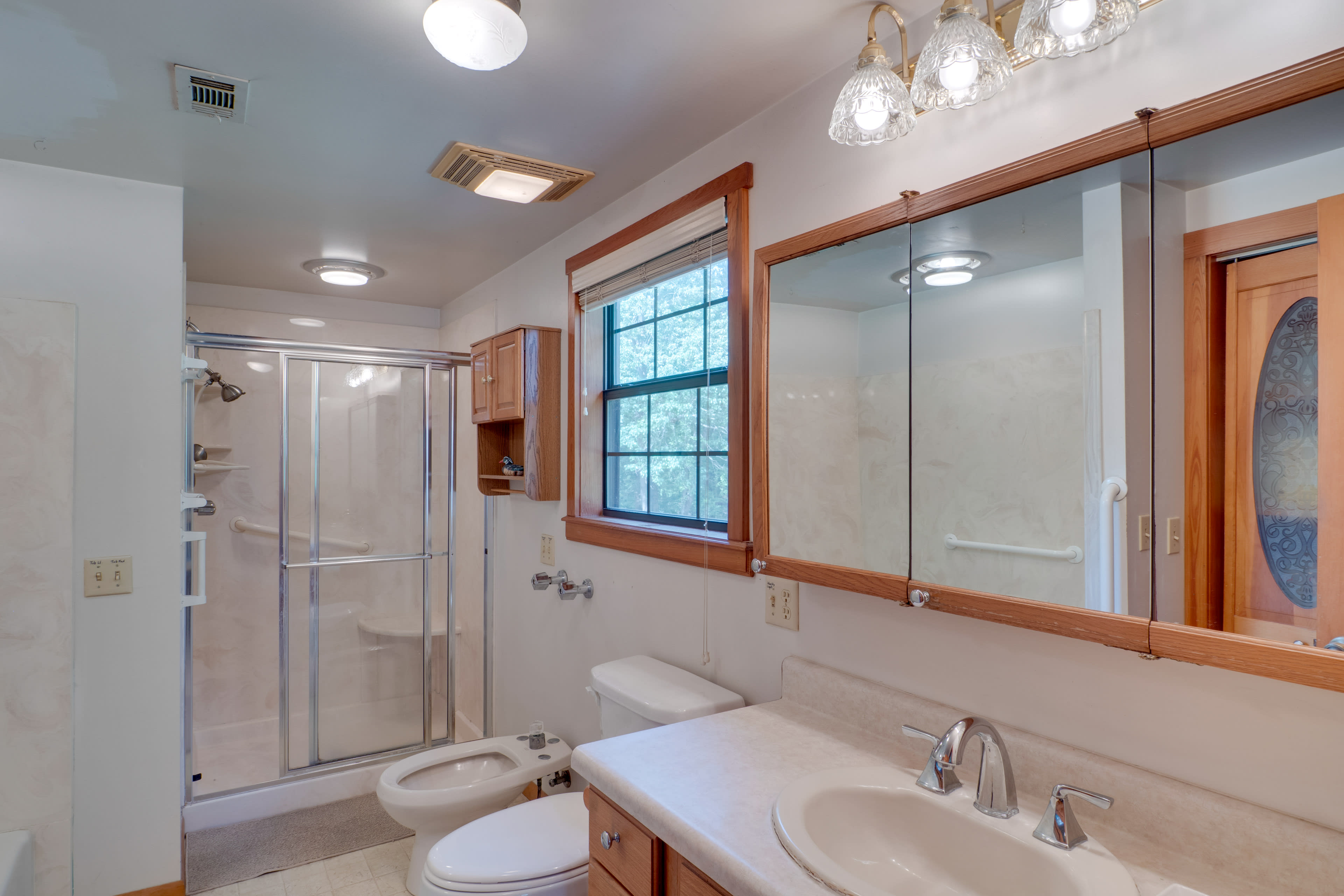 En-Suite Bathroom | Towels Provided