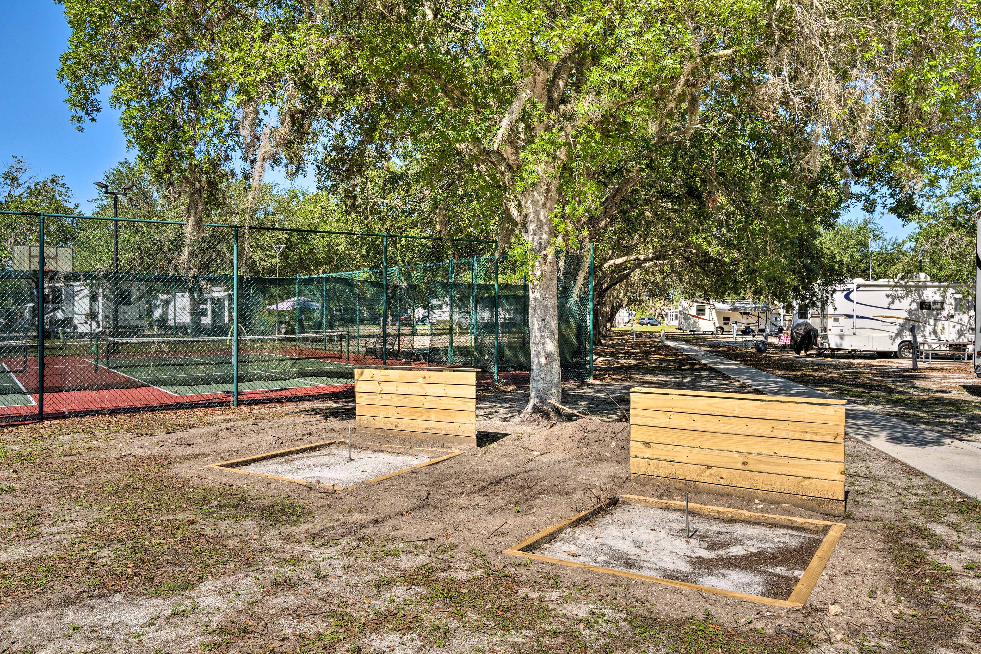 Community Horseshoes