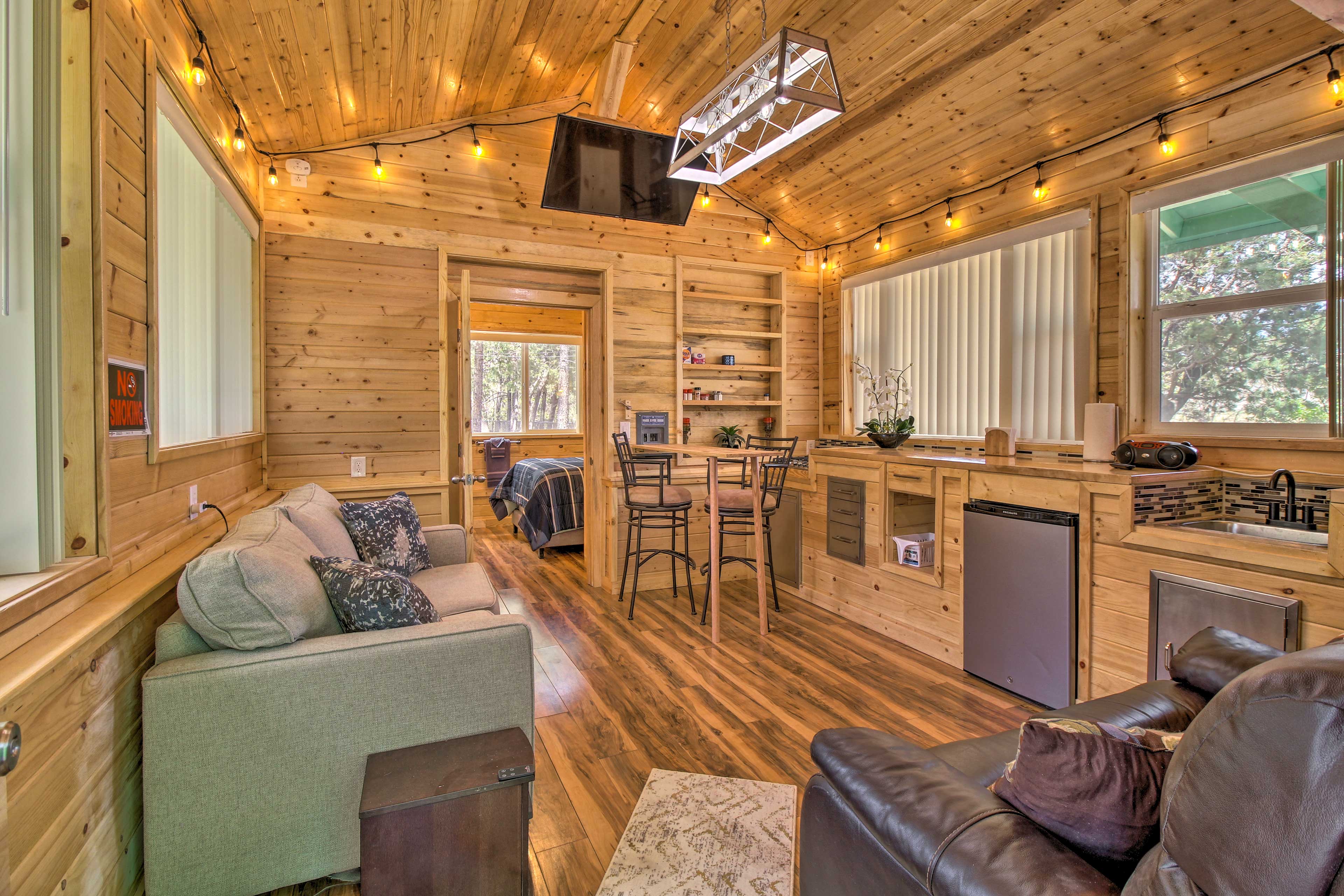 Dining Area | 3-Person Breakfast Bar