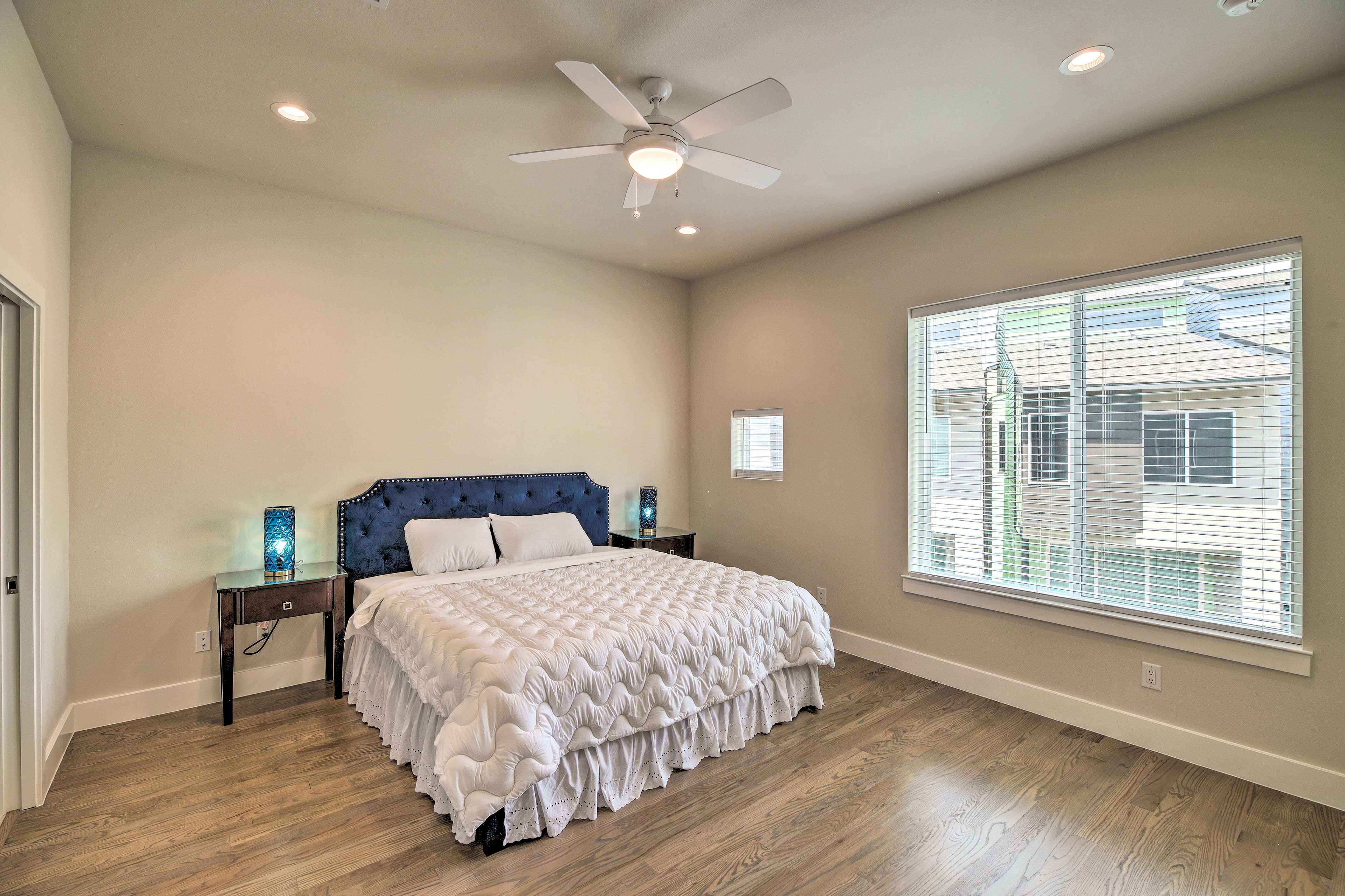 Bedroom 1 | King Bed | En-Suite Bathroom