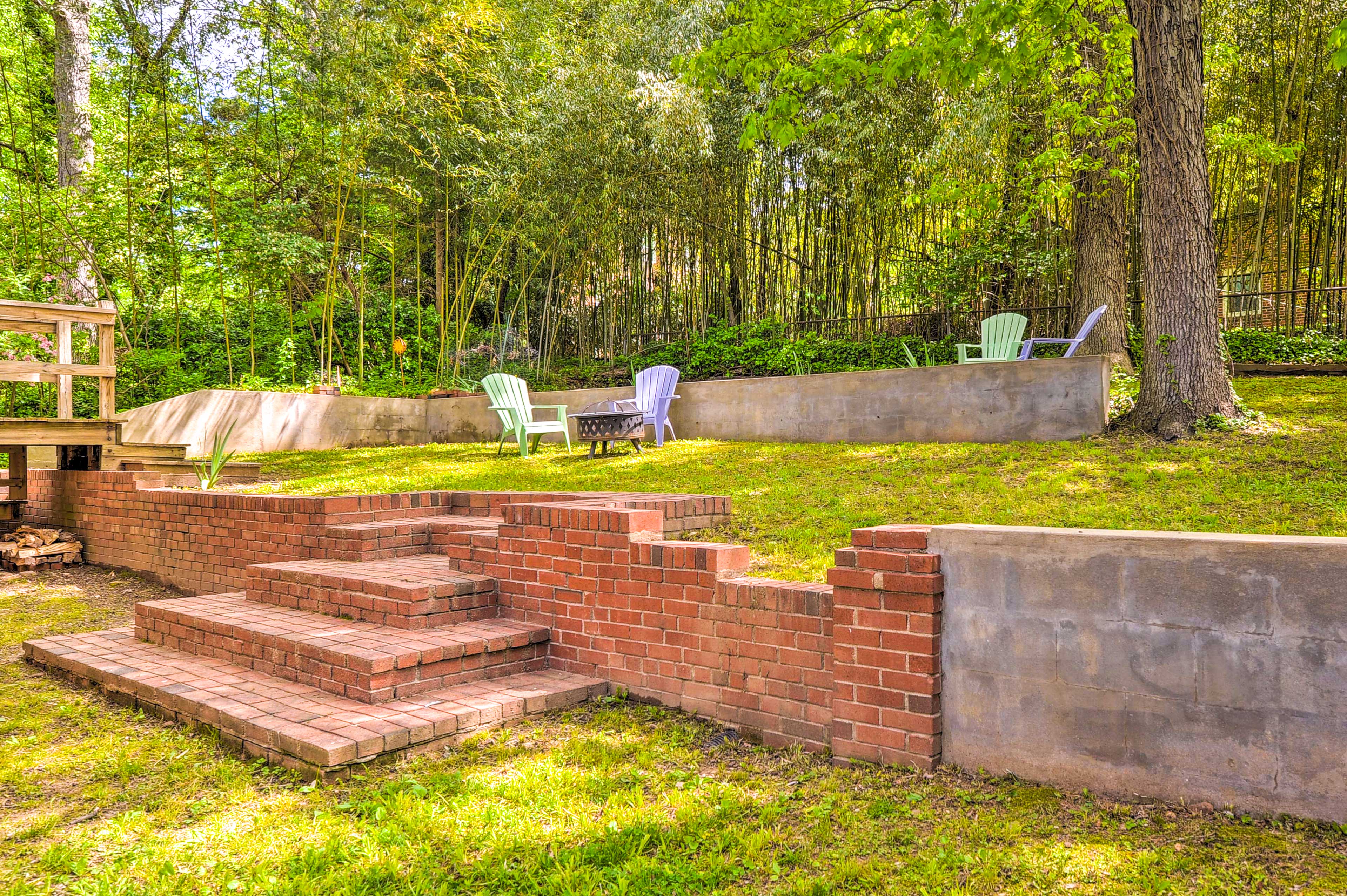 Exterior | Shared Yard | Outdoor Seating