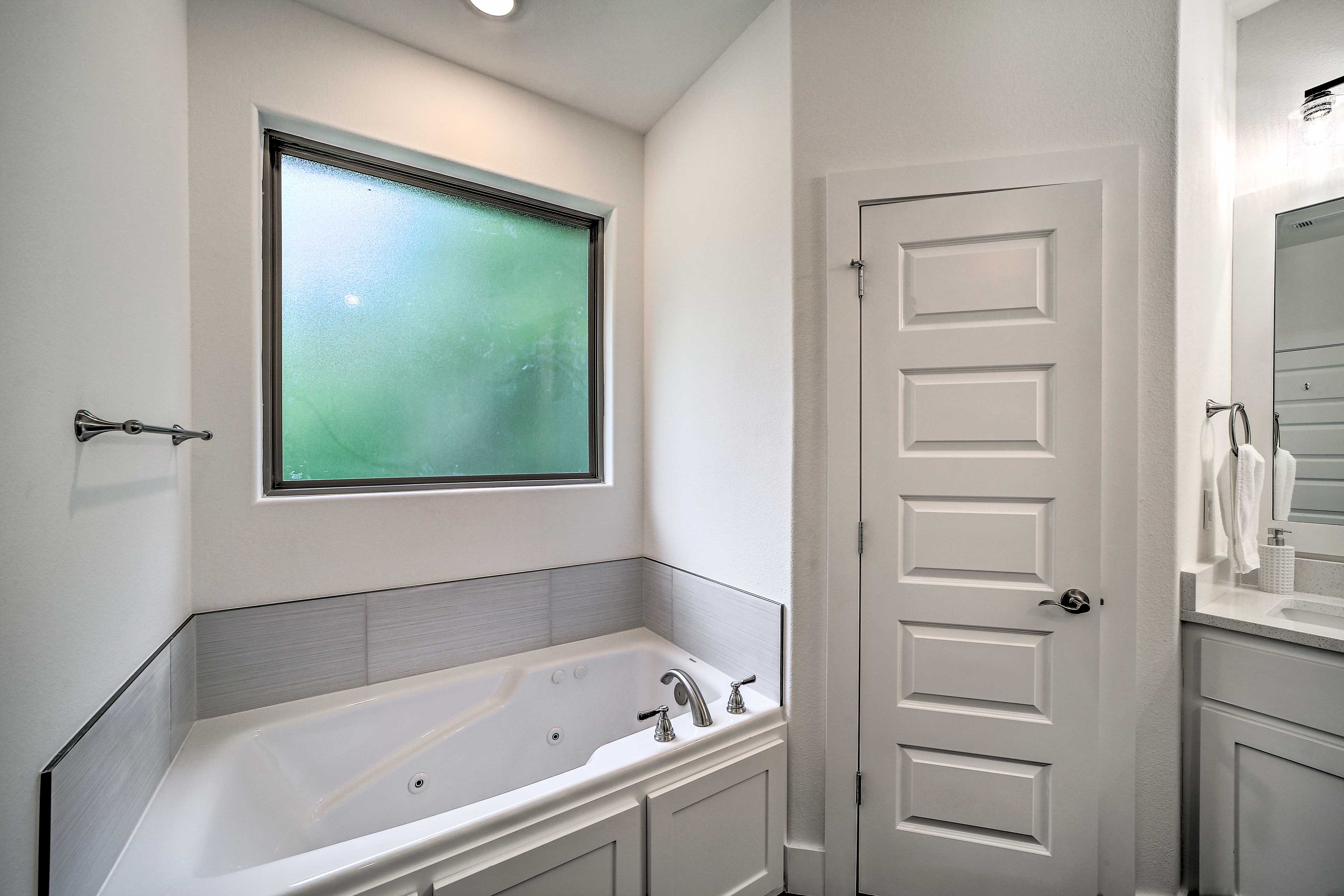 En-Suite Bathroom | Towels Provided | Complimentary Toiletries