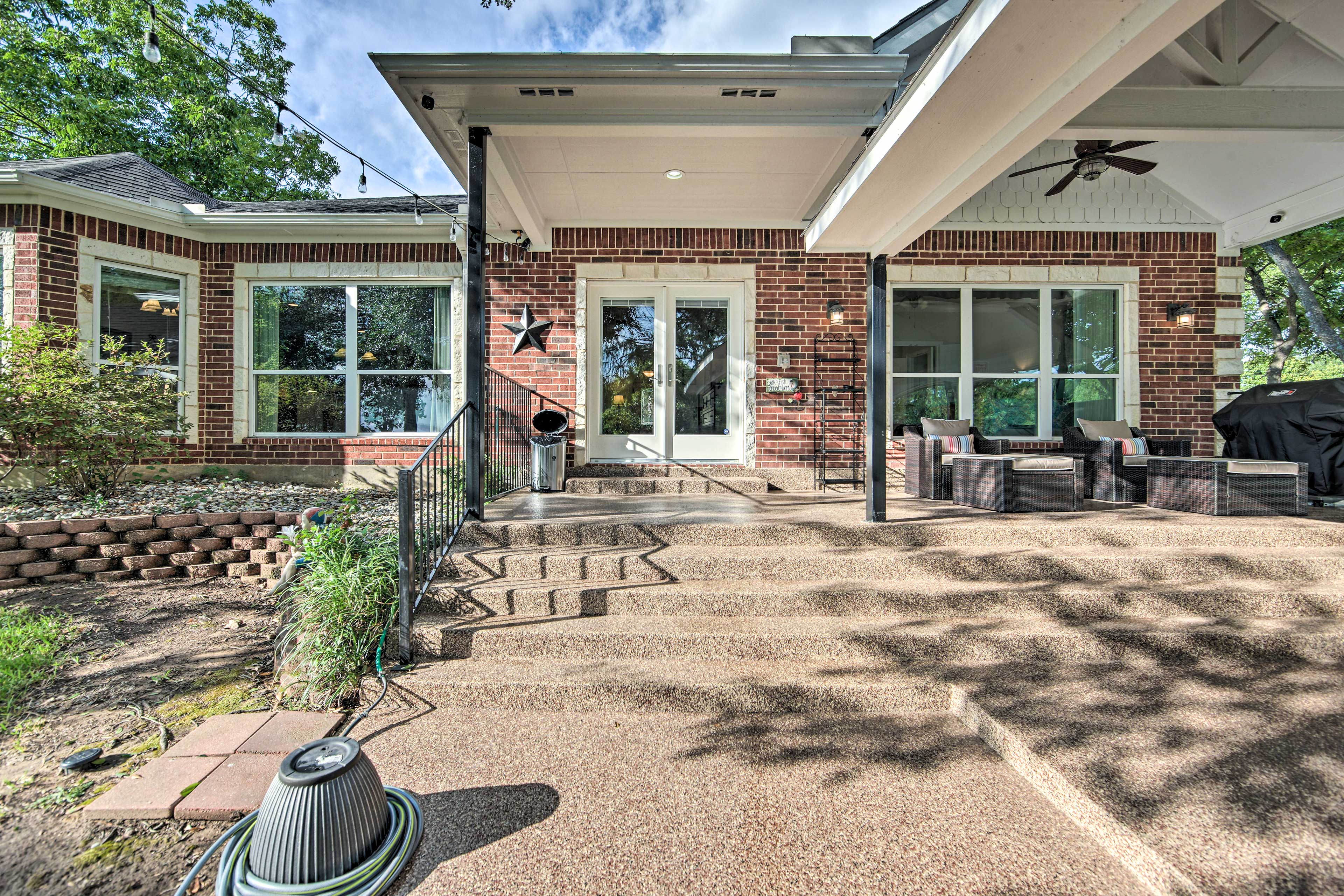 Patio | Gas Grill | Outdoor TV