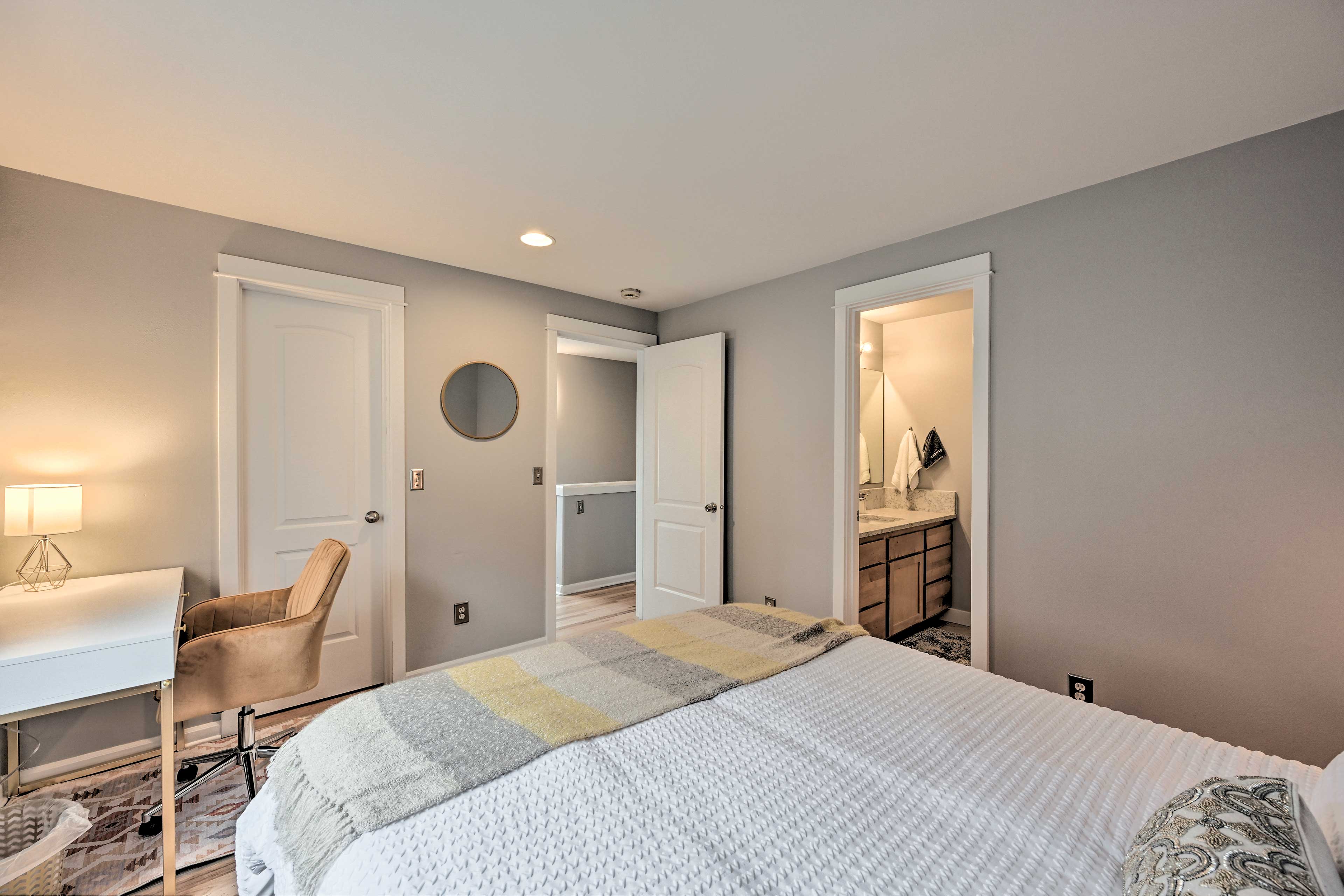 Bedroom 2 | En-Suite Bathroom