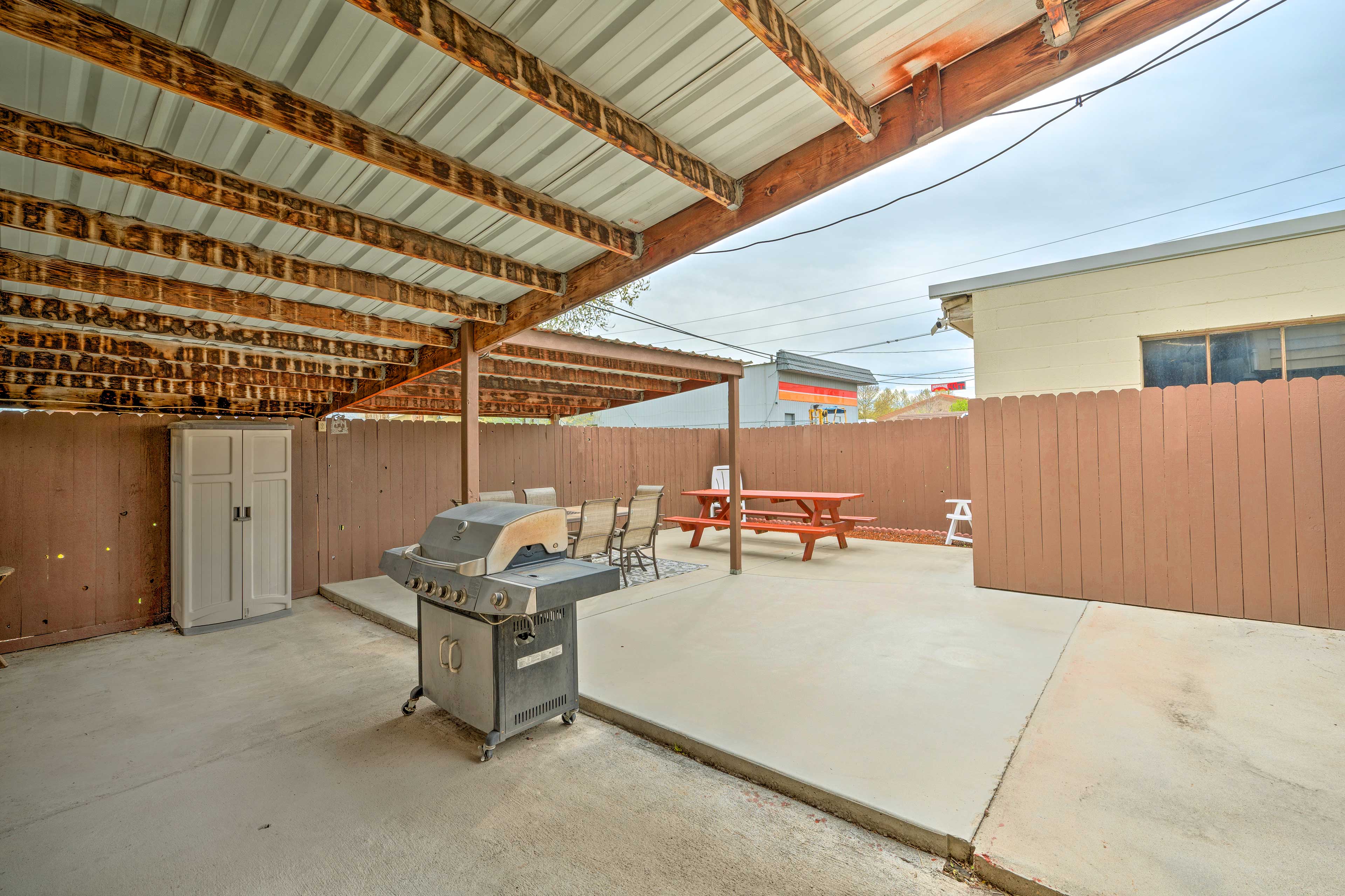 Covered & Fenced Patio