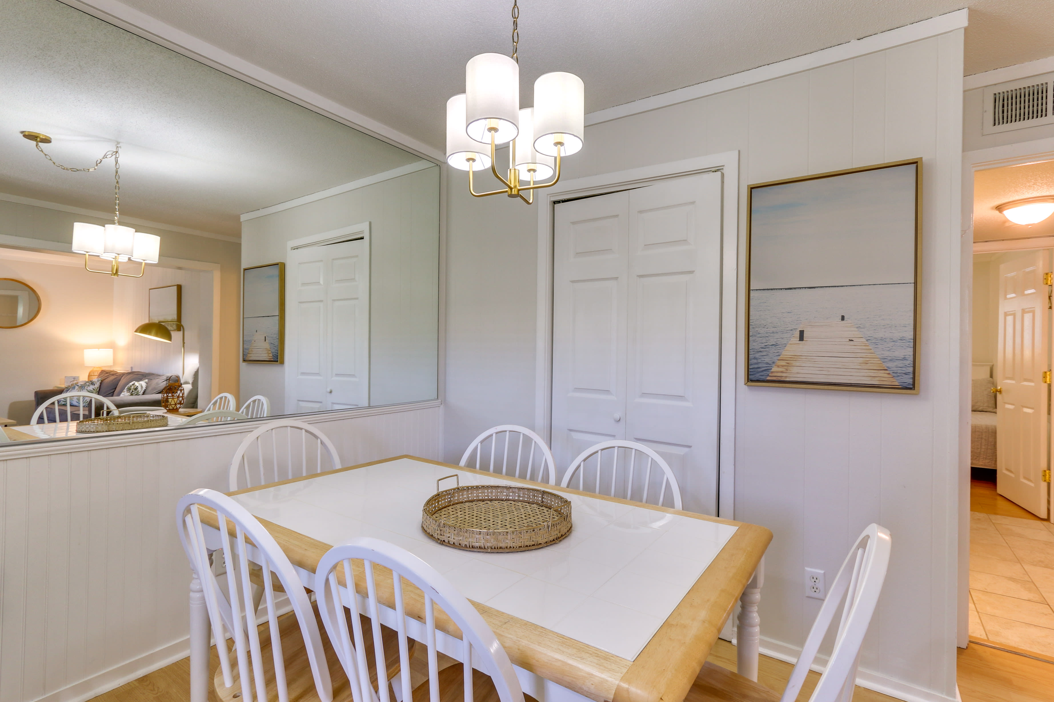 Dining Area | Dishware & Flatware Provided