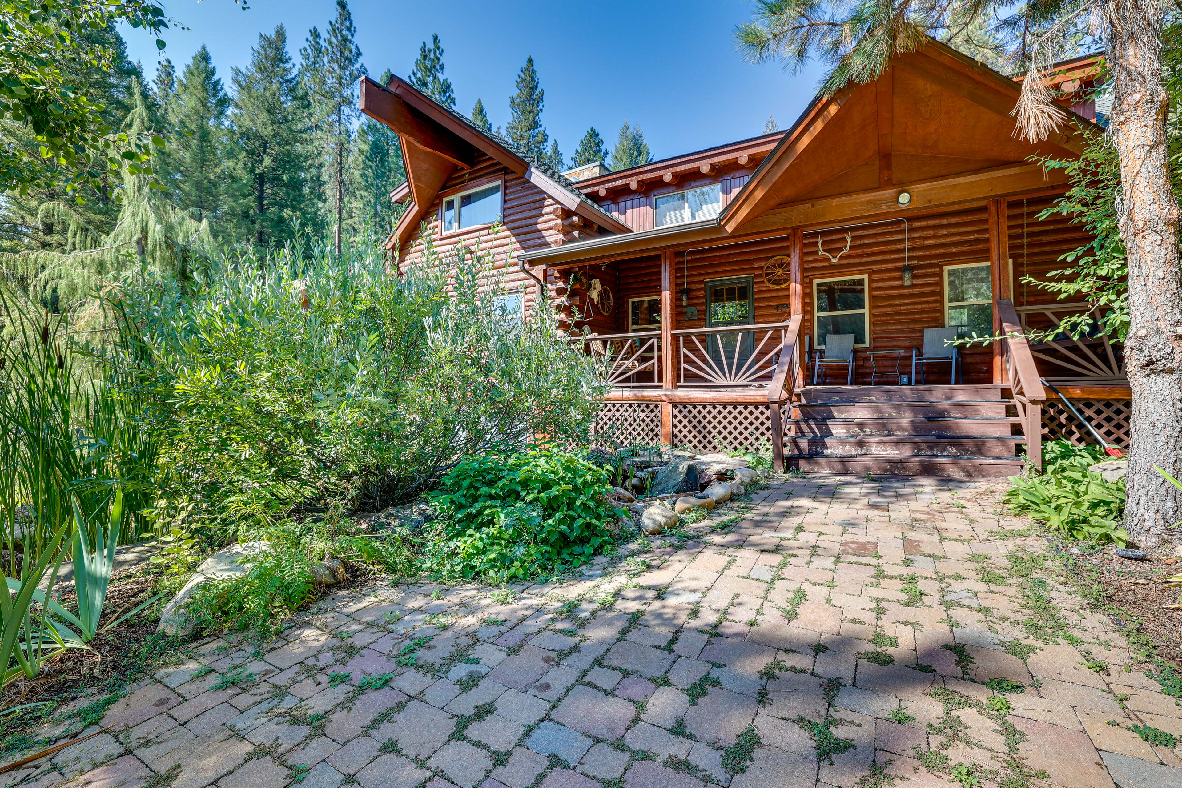 Front Exterior | Covered Front Porch