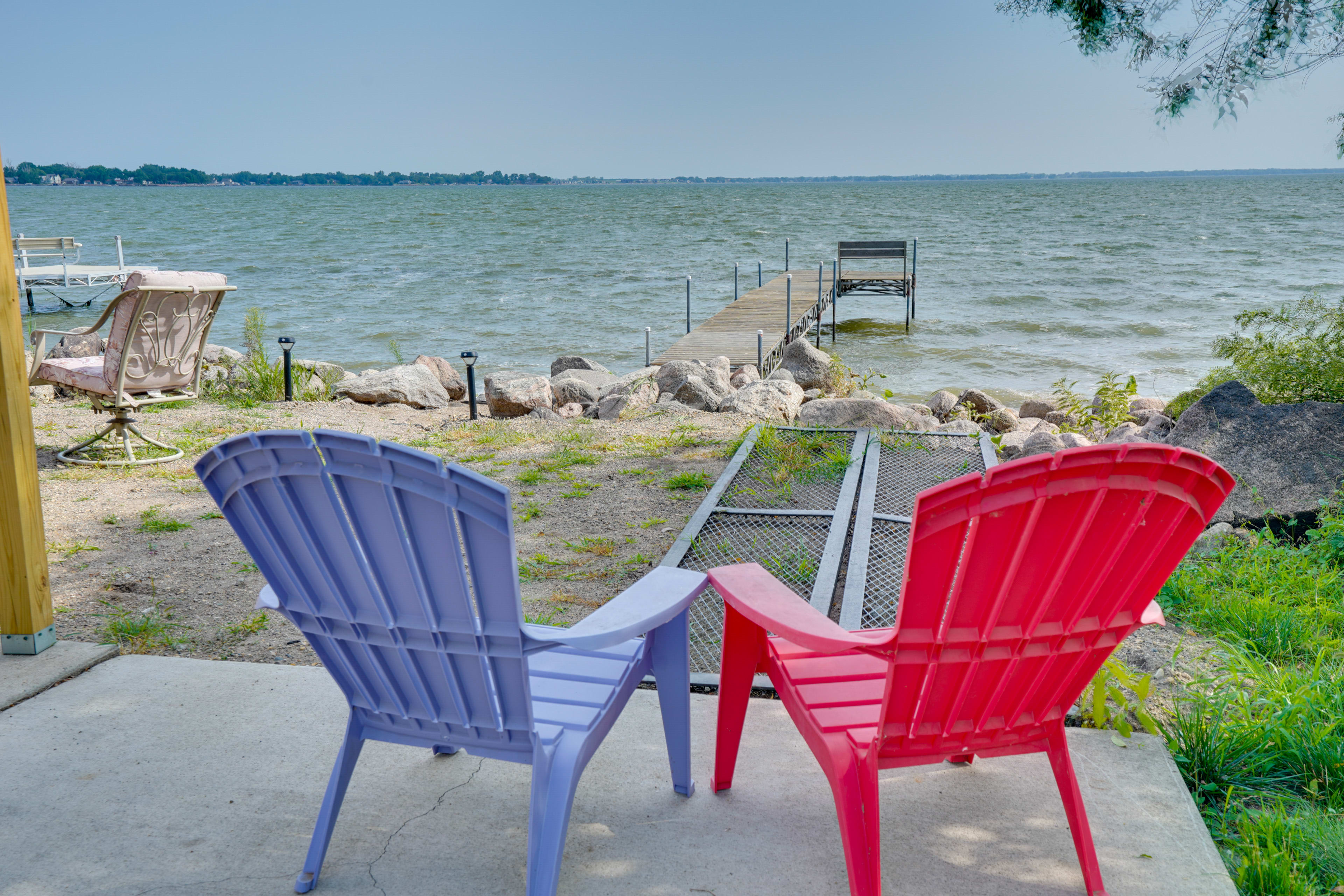 Patio | Direct Lake Poinsett Access | Fire Pit | Boat Dock