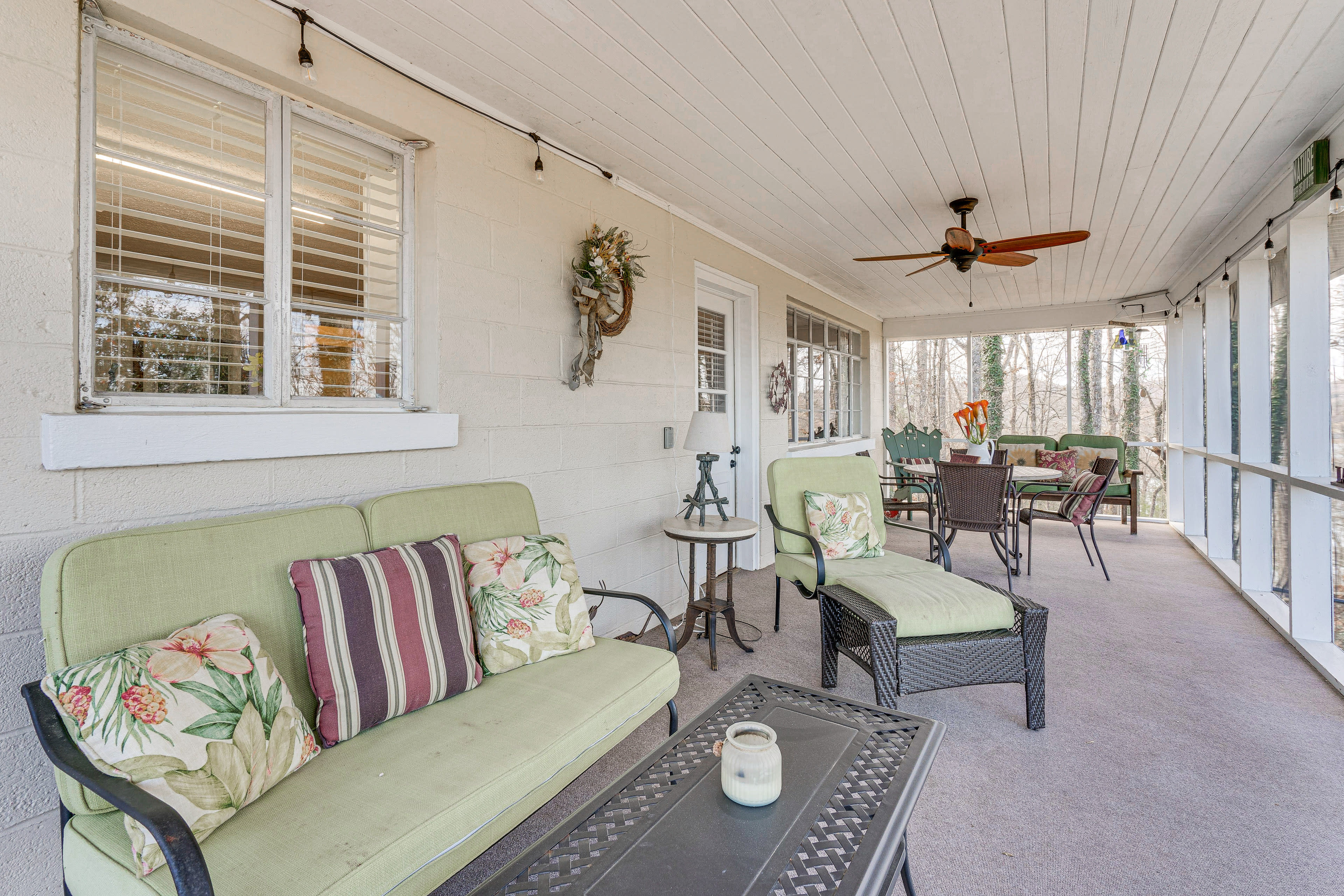 Screened-In Porch