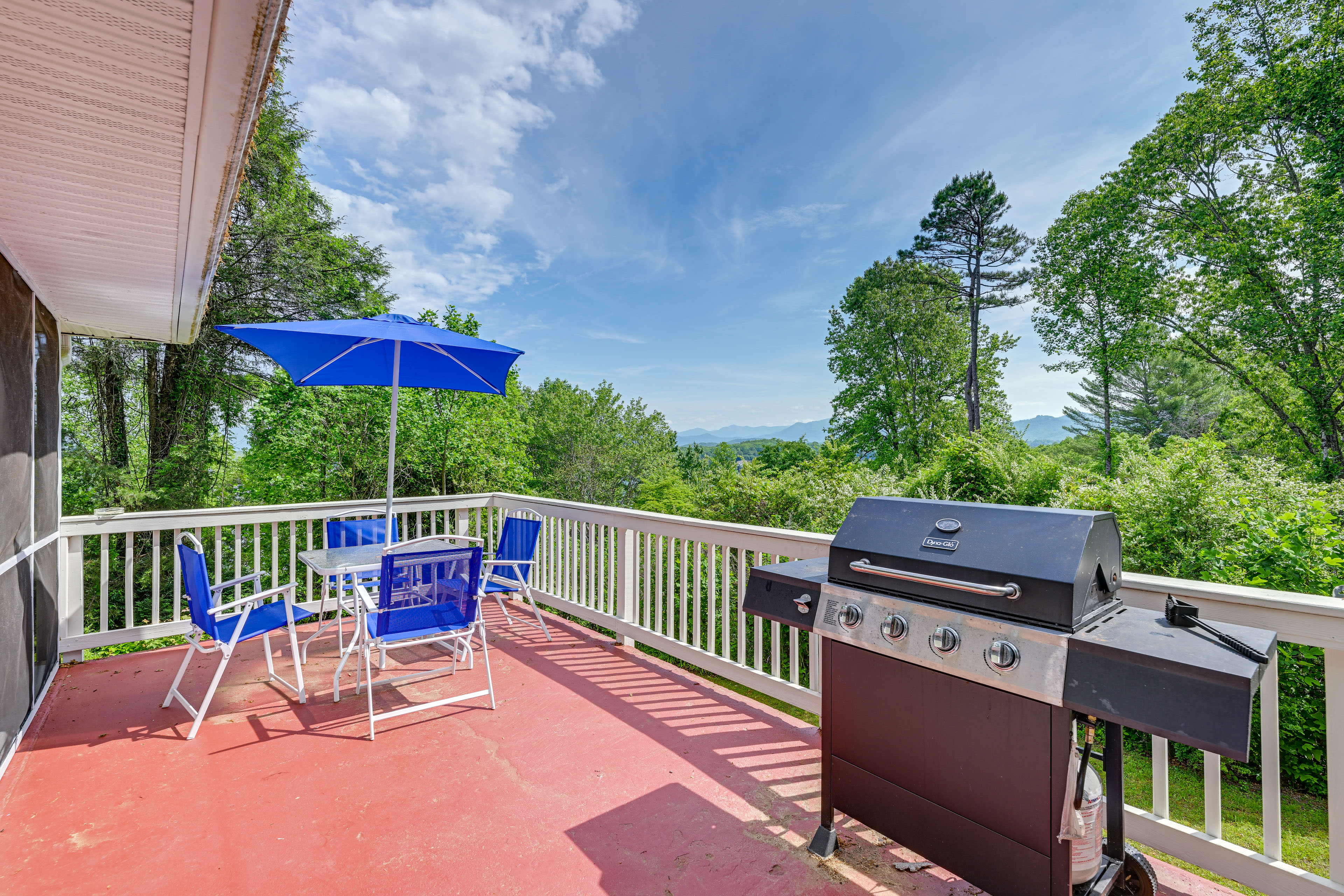 Hiawassee Vacation Rental Cottage | 2BR | 1.5BA | Step-Free Access