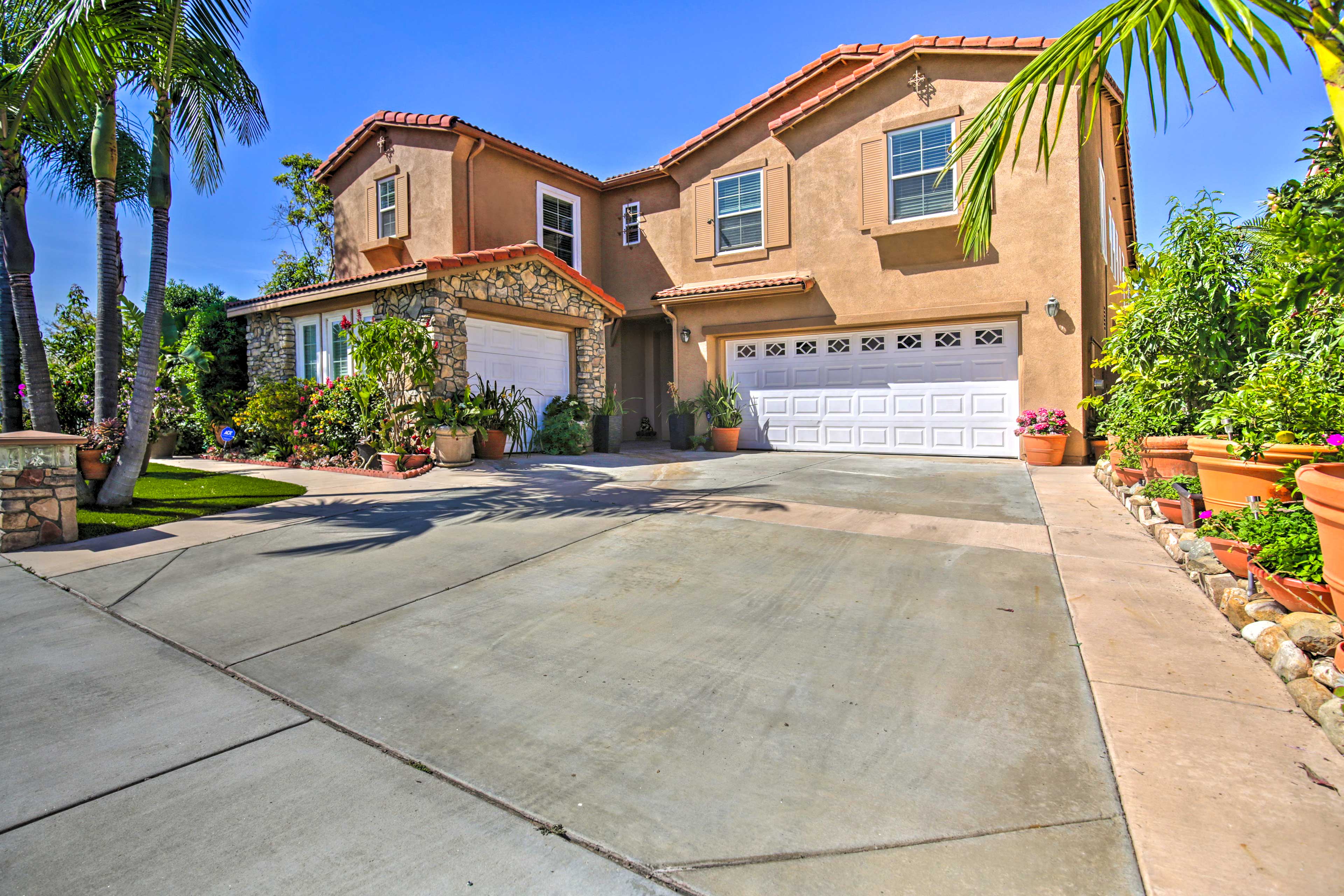 Home Exterior | 3,200 Sq Ft | Hot Tub | Outdoor Dining Area | Near Ocean