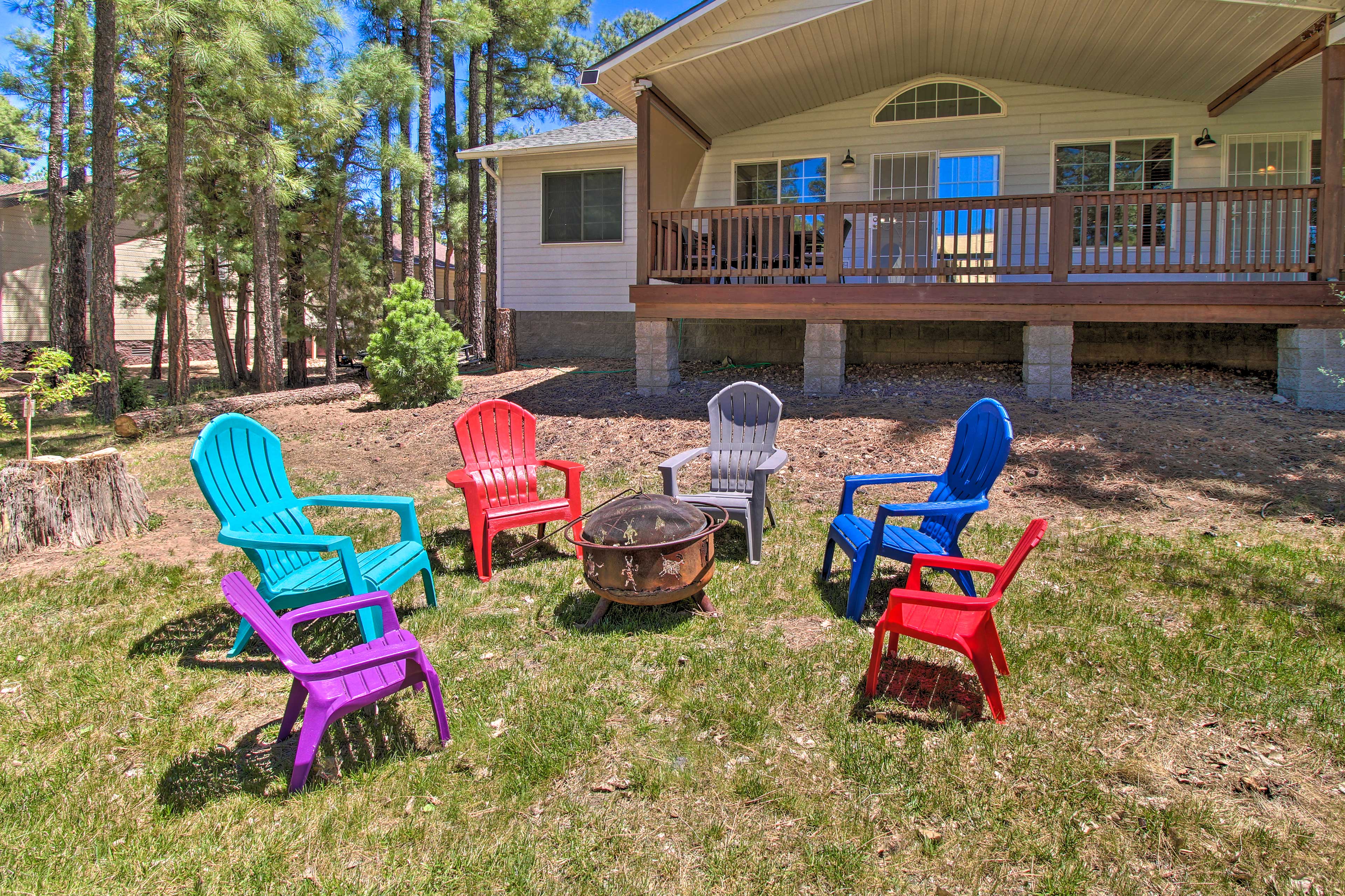 Backyard | Fire Pit (Firewood Not Provided)