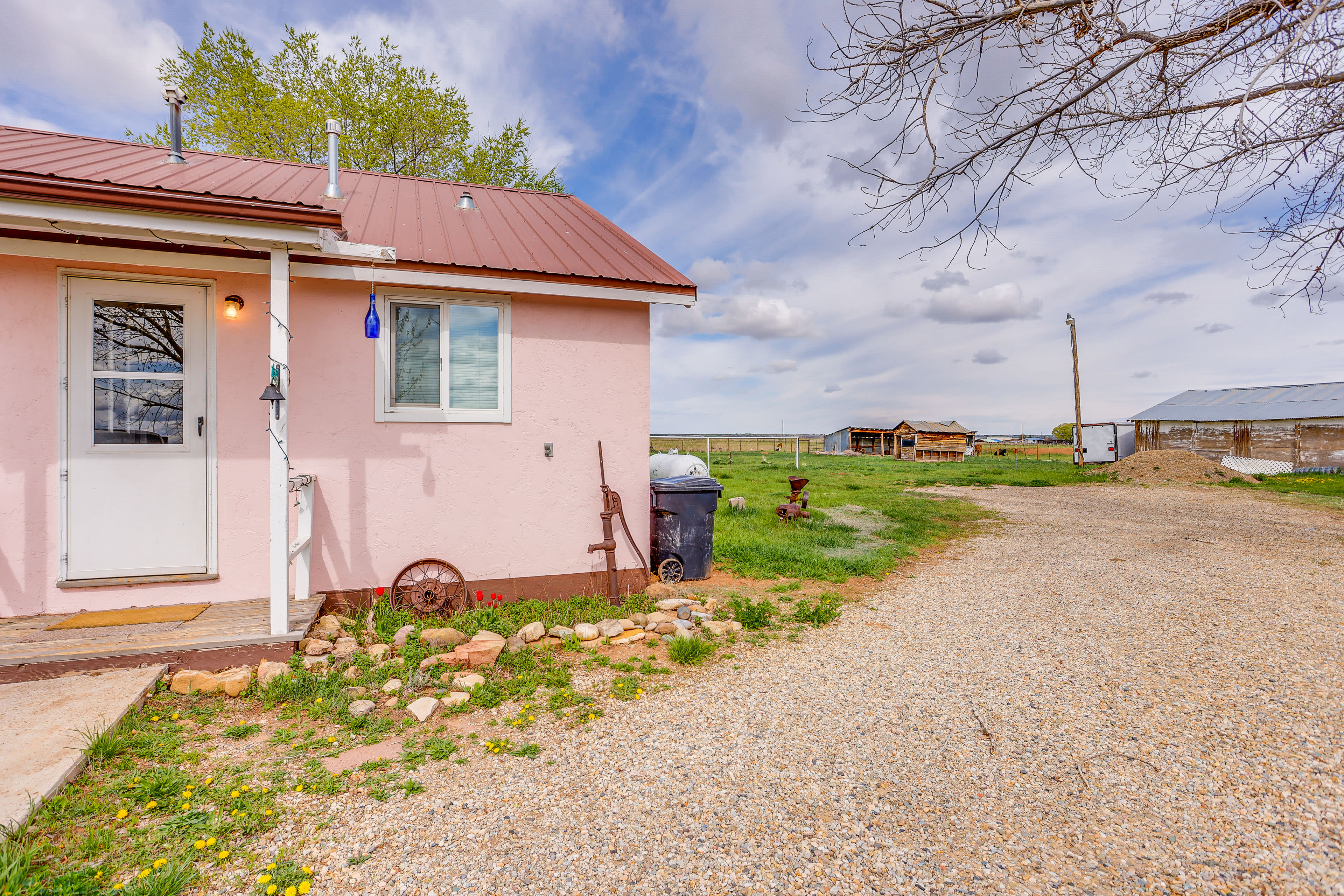 Parking | Driveway (2 Vehicles) | Small RV/Trailer Parking