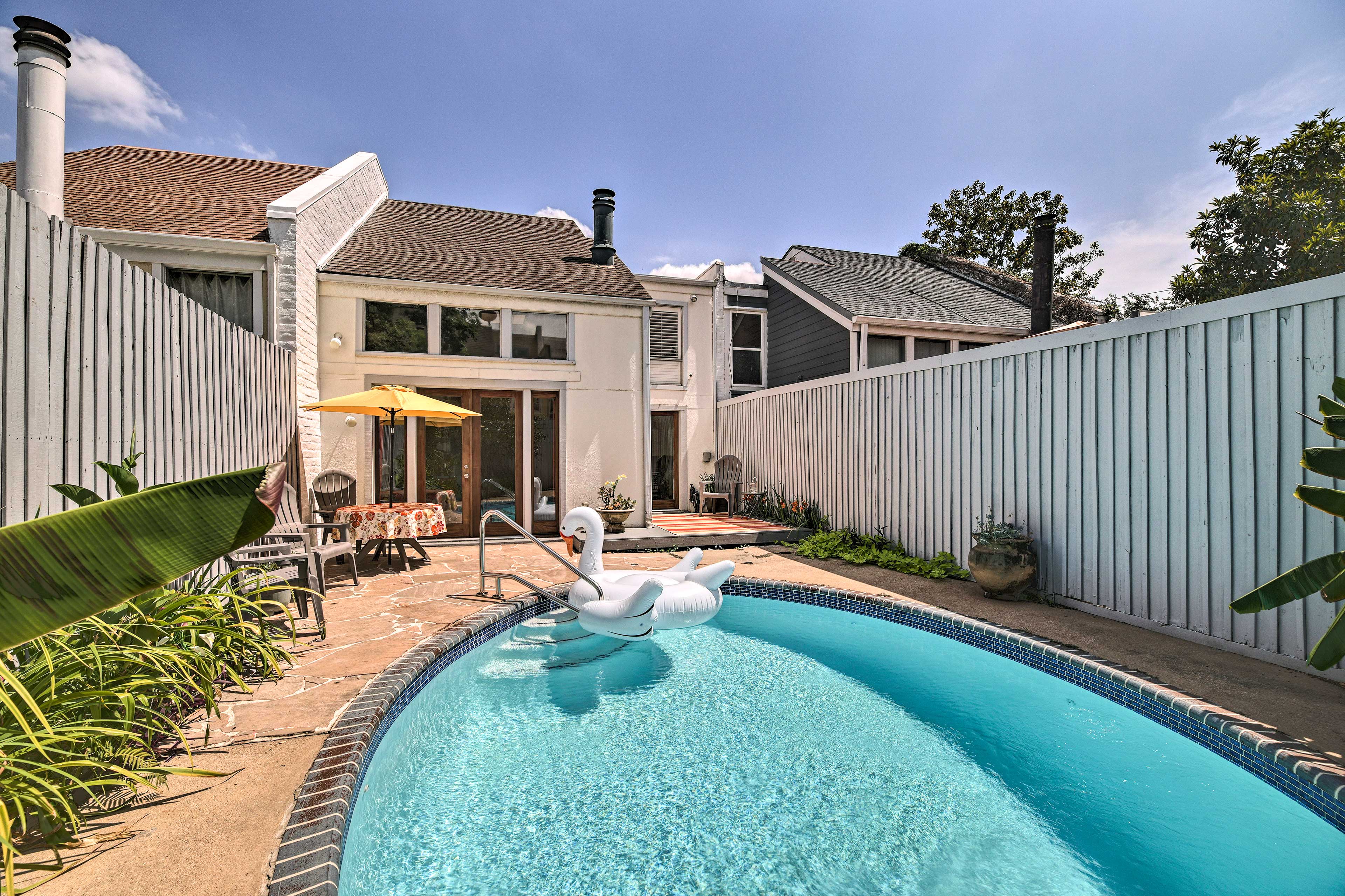 Backyard | Private Pool