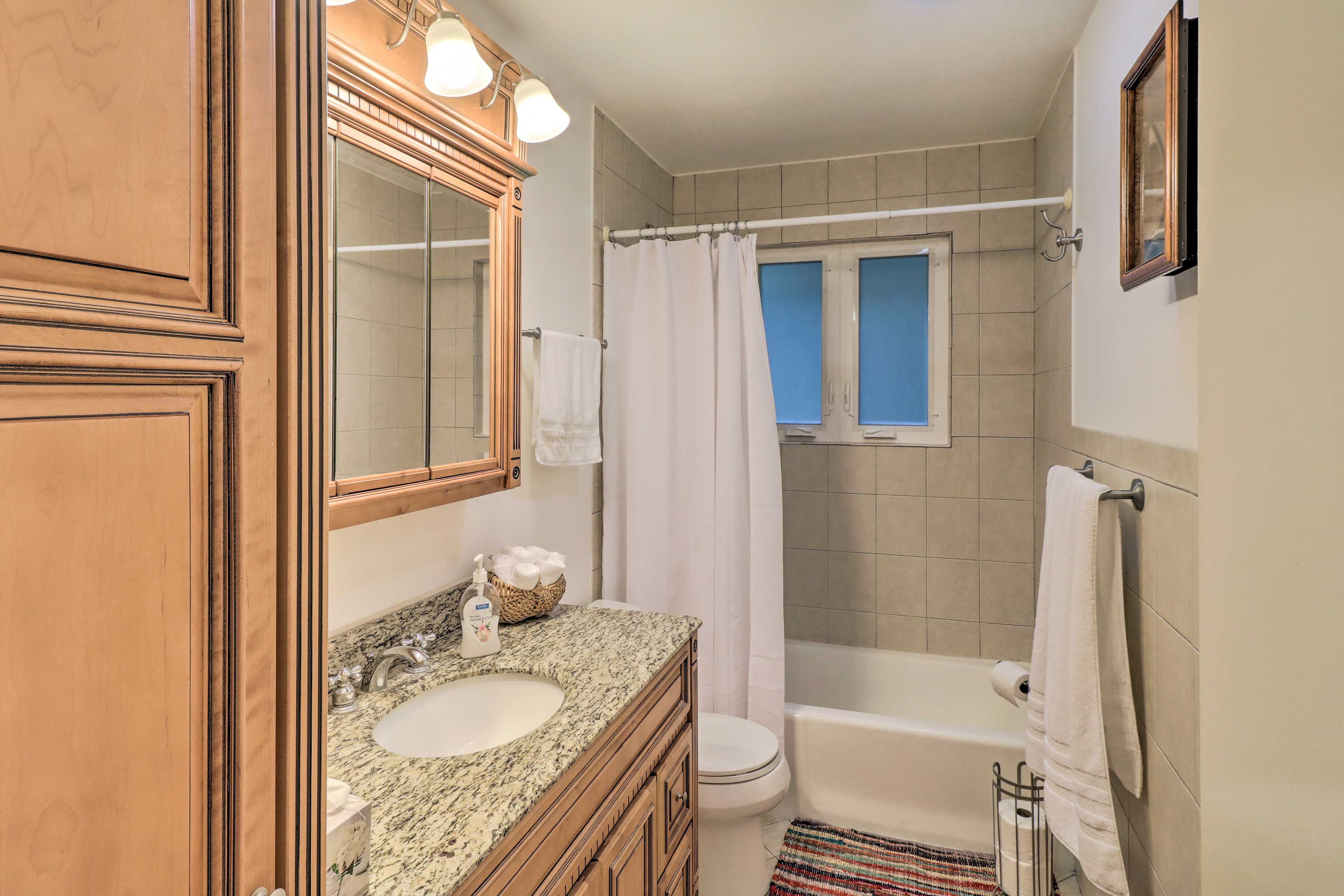 Full Bathroom | Linens & Towels | Complimentary Toiletries | Hair Dryer