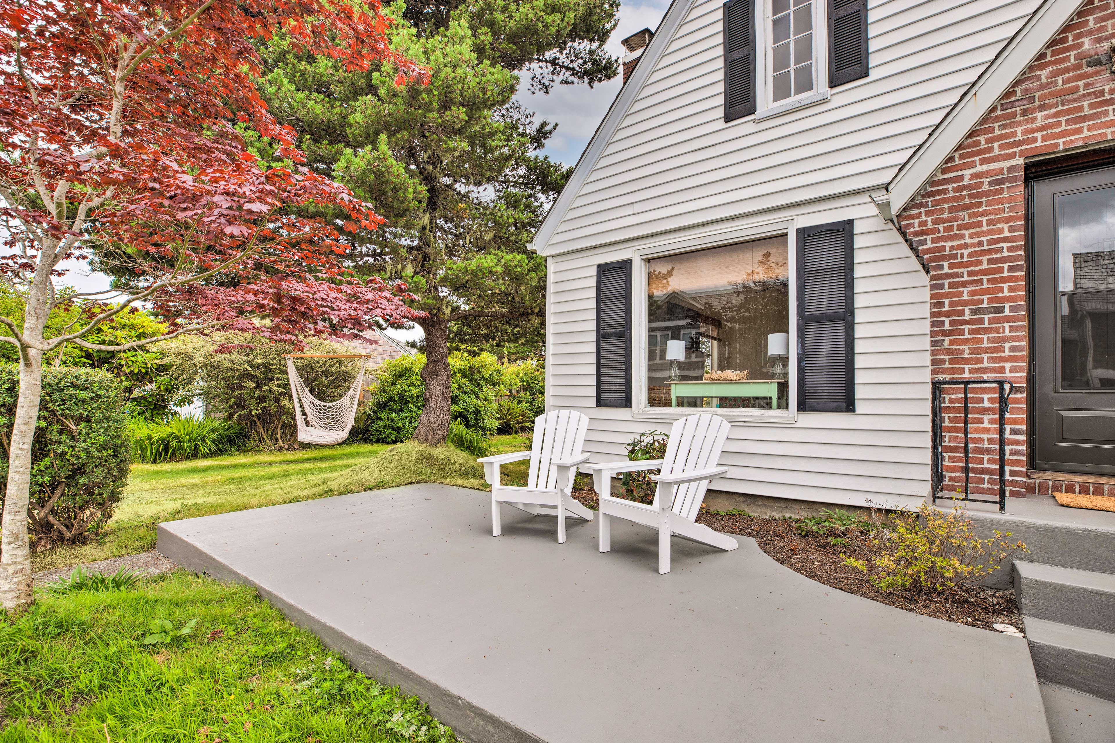 Front Patio | Hammock Chair | 1 Ring Doorbell Device (Facing Entry)