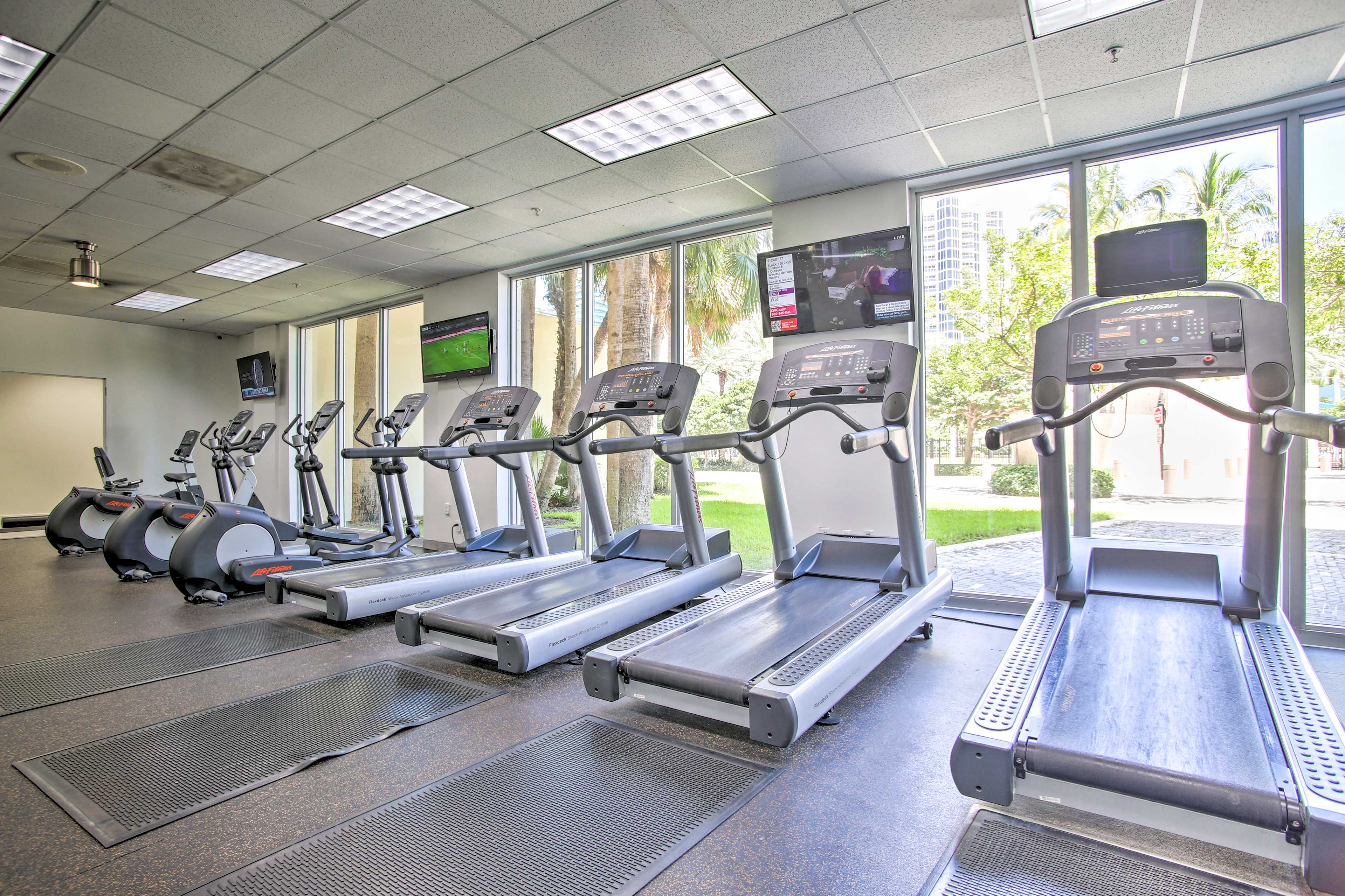 Community Amenities (w/ Required Fee, Paid On-Site) | Fitness Center