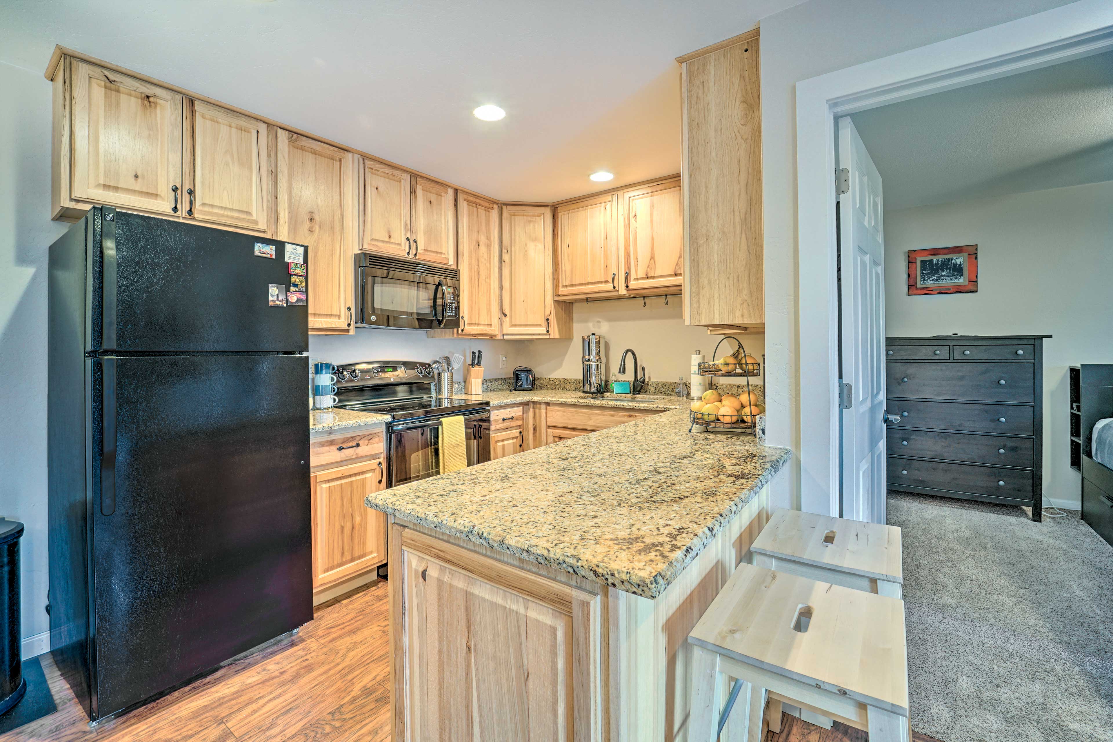 Kitchen | Equipped w/ Cooking Basics