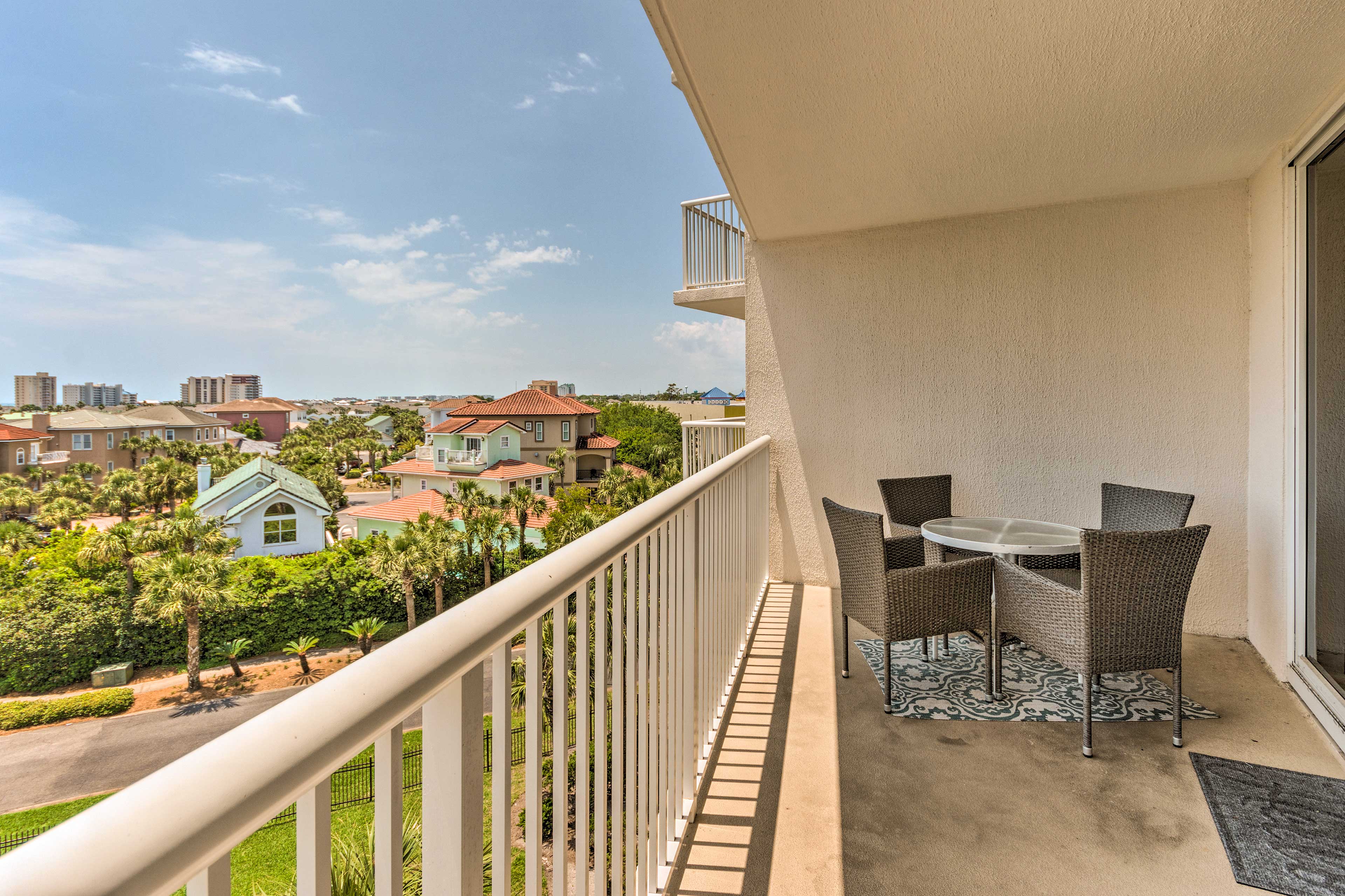 Private Balcony | Lake Views