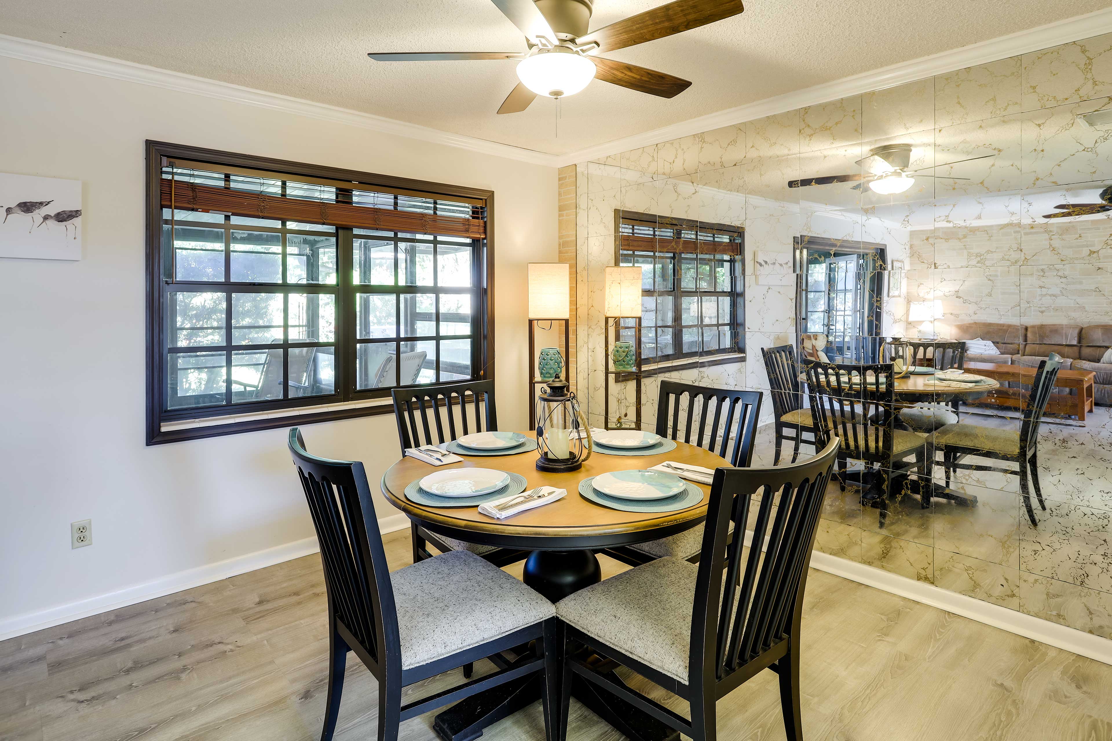 Dining Area | Dishware & Flatware Provided