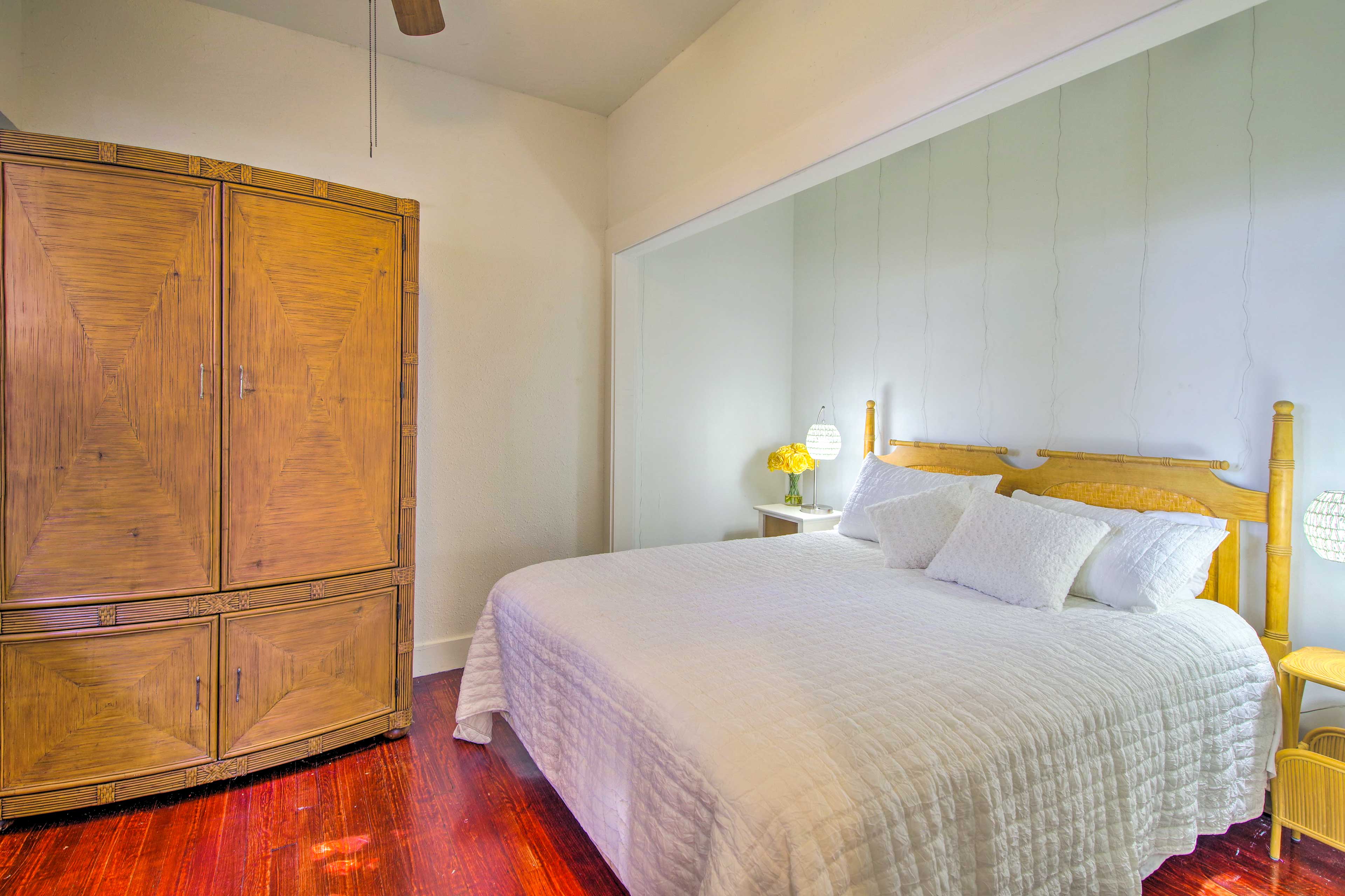 Bedroom 1 | Queen Bed | Linens Provided | Flat-Screen TV