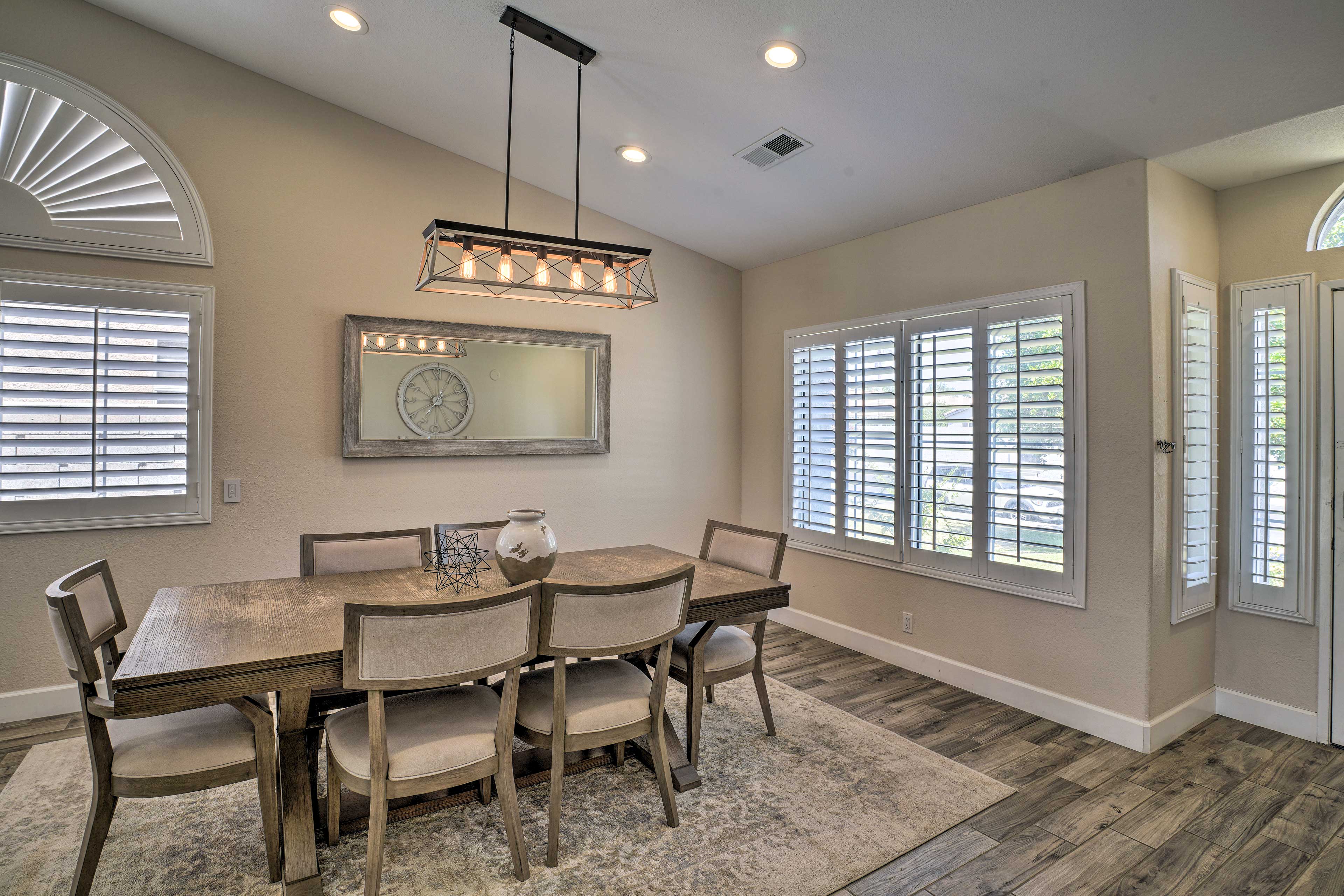 Dining Room | Dishware/Flatware Provided