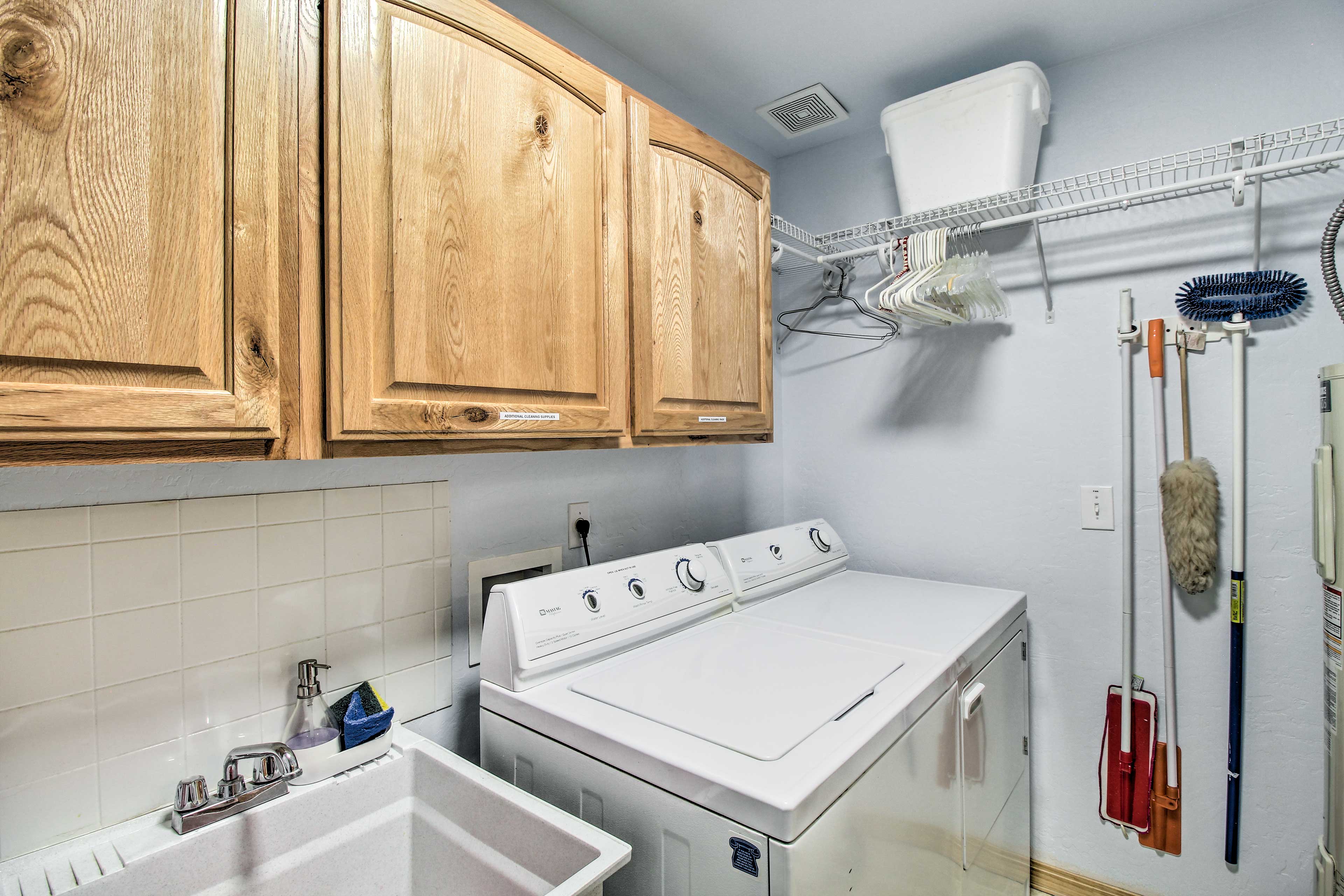 Laundry Room | Washer/Dryer | Hangers