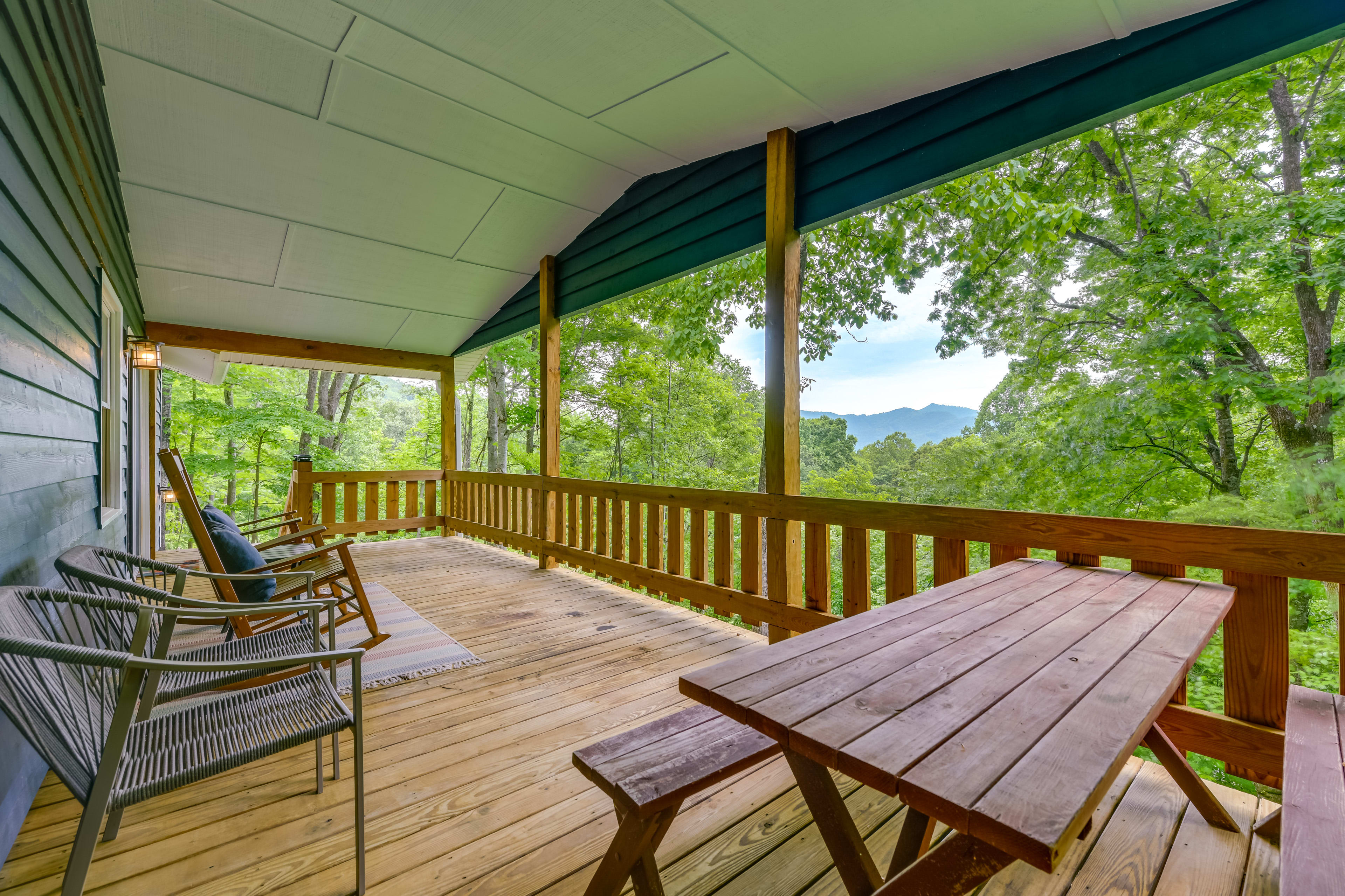 Waynesville Vacation Rental | 4BR | 3BA | 2,082 Sq Ft | Steps Required