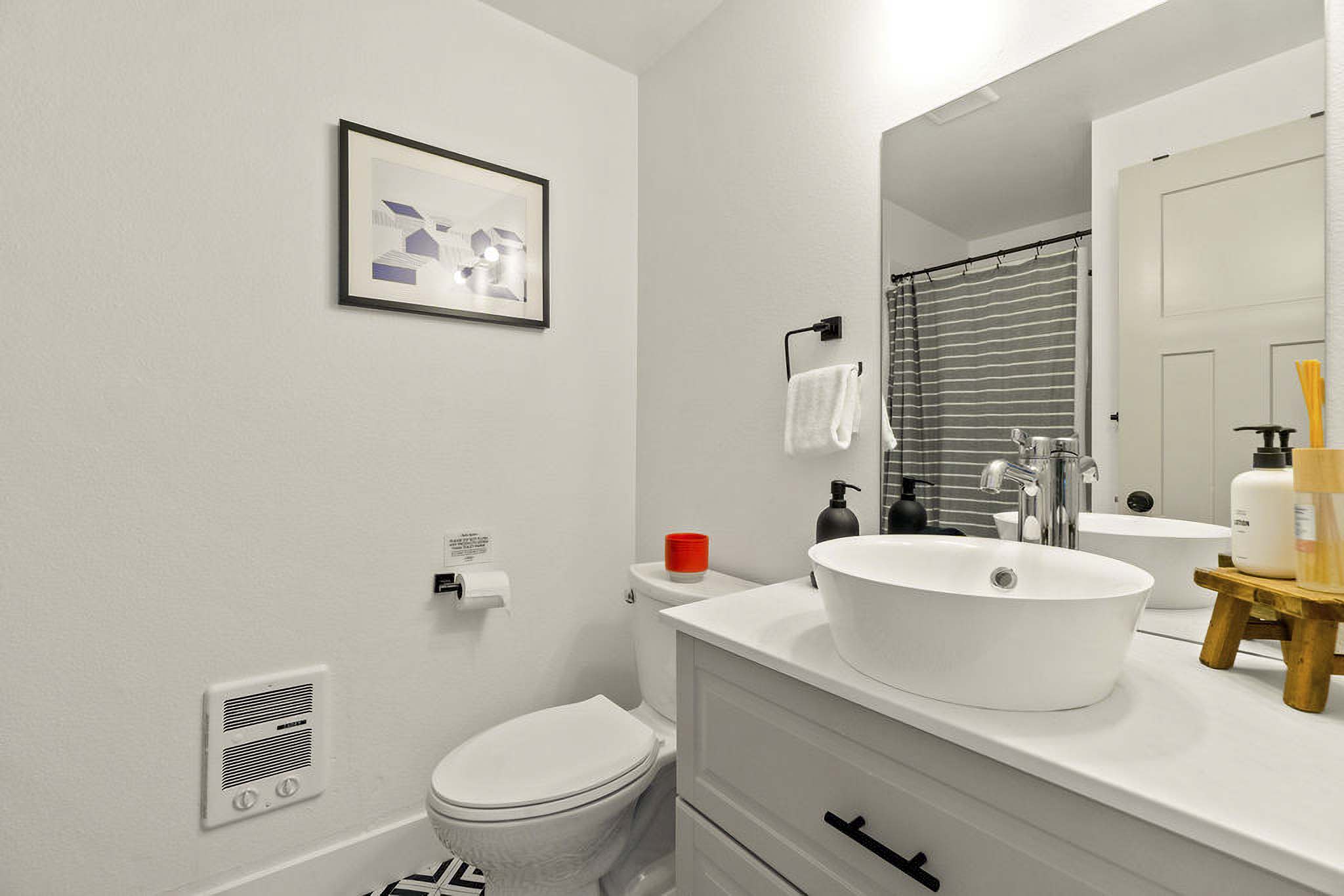 En-Suite Bathroom | Towels Provided
