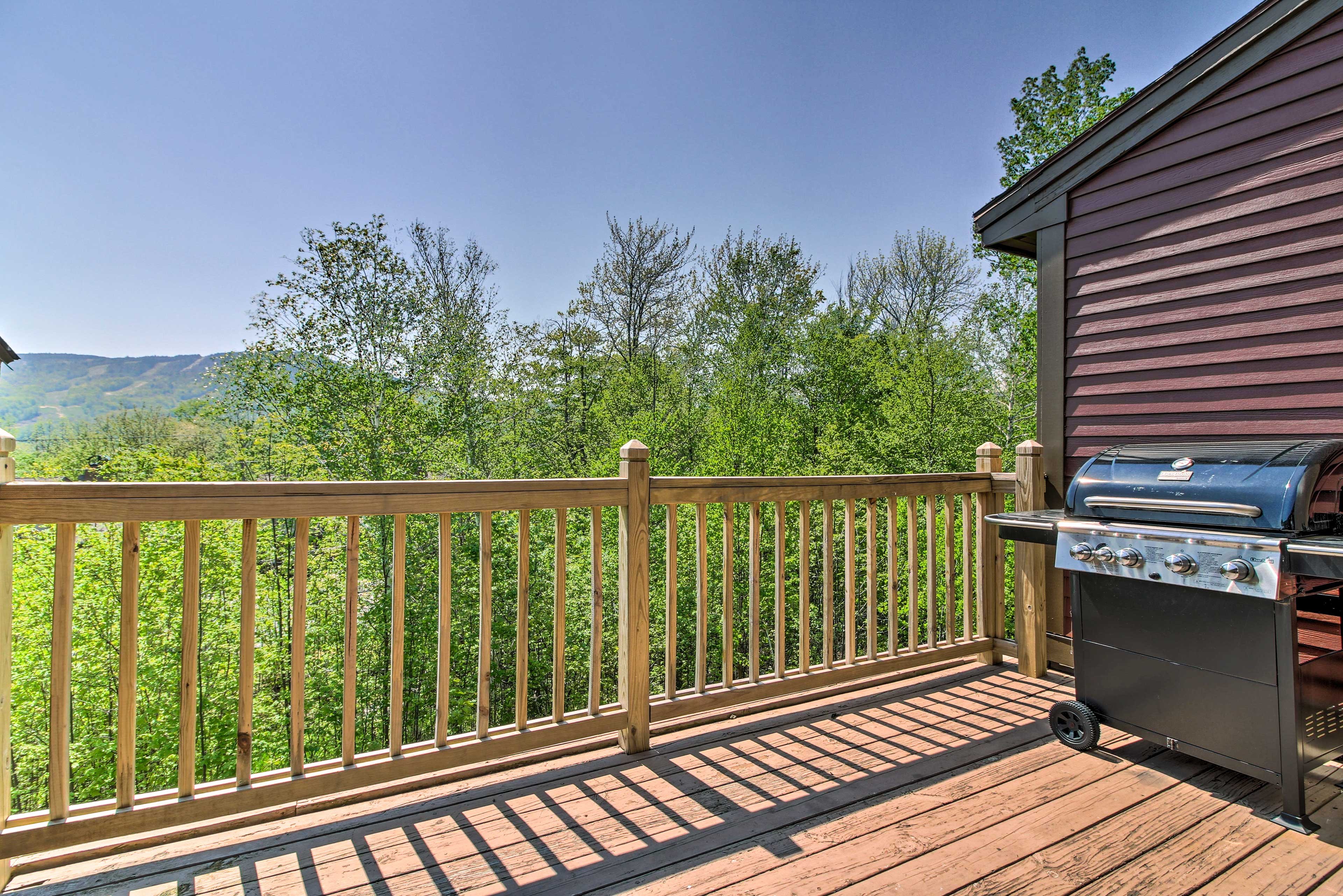 Top Balcony | Gas Grill | Mountain Views