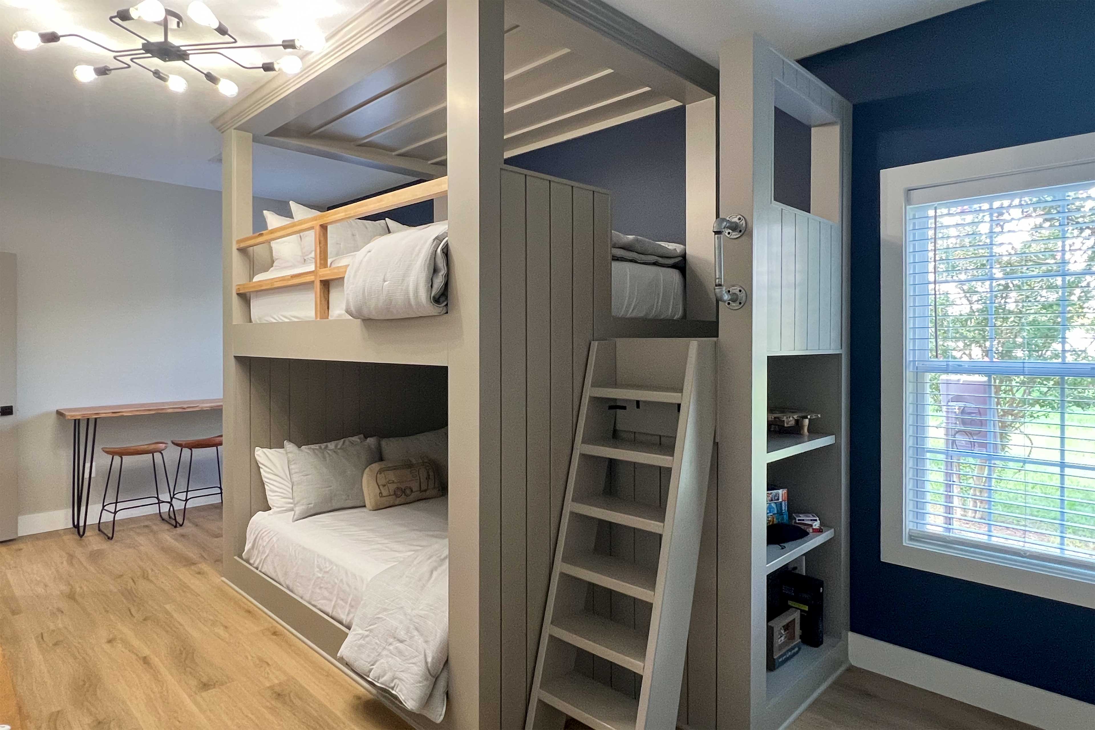 Bedroom 3 | 1st Floor | Queen Bunk Bed | Smart TV