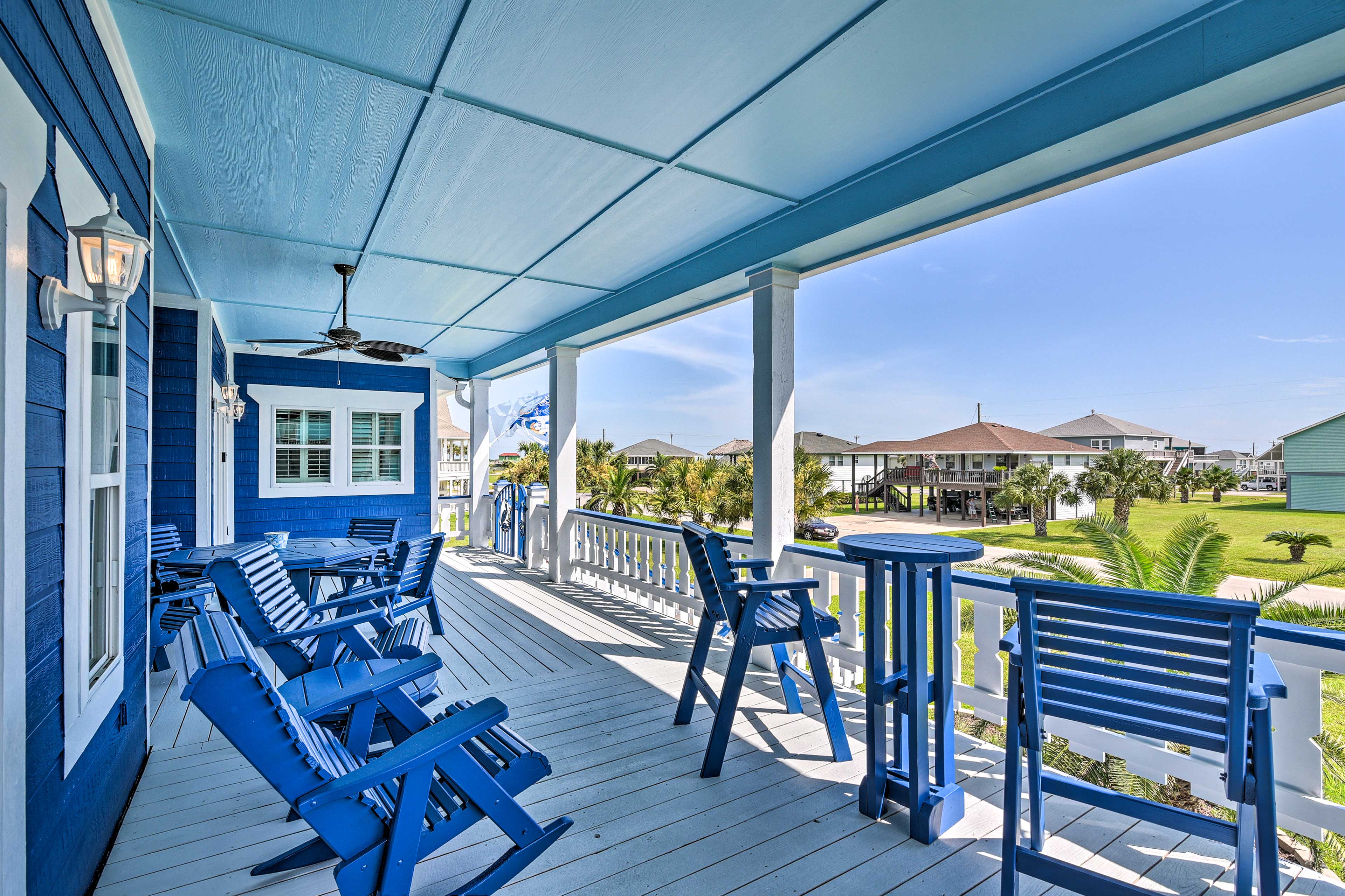 Deck | Outdoor Dining Area