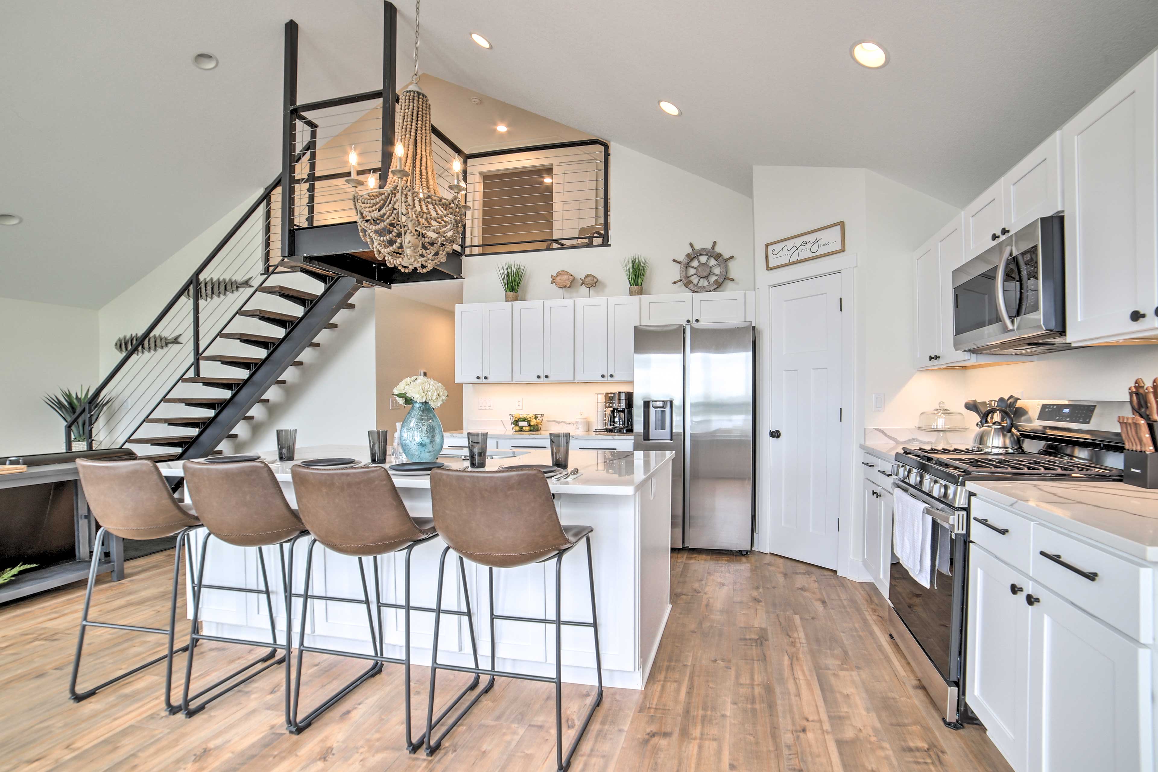 Kitchen | 1st Floor | Dishware + Flatware | Toaster