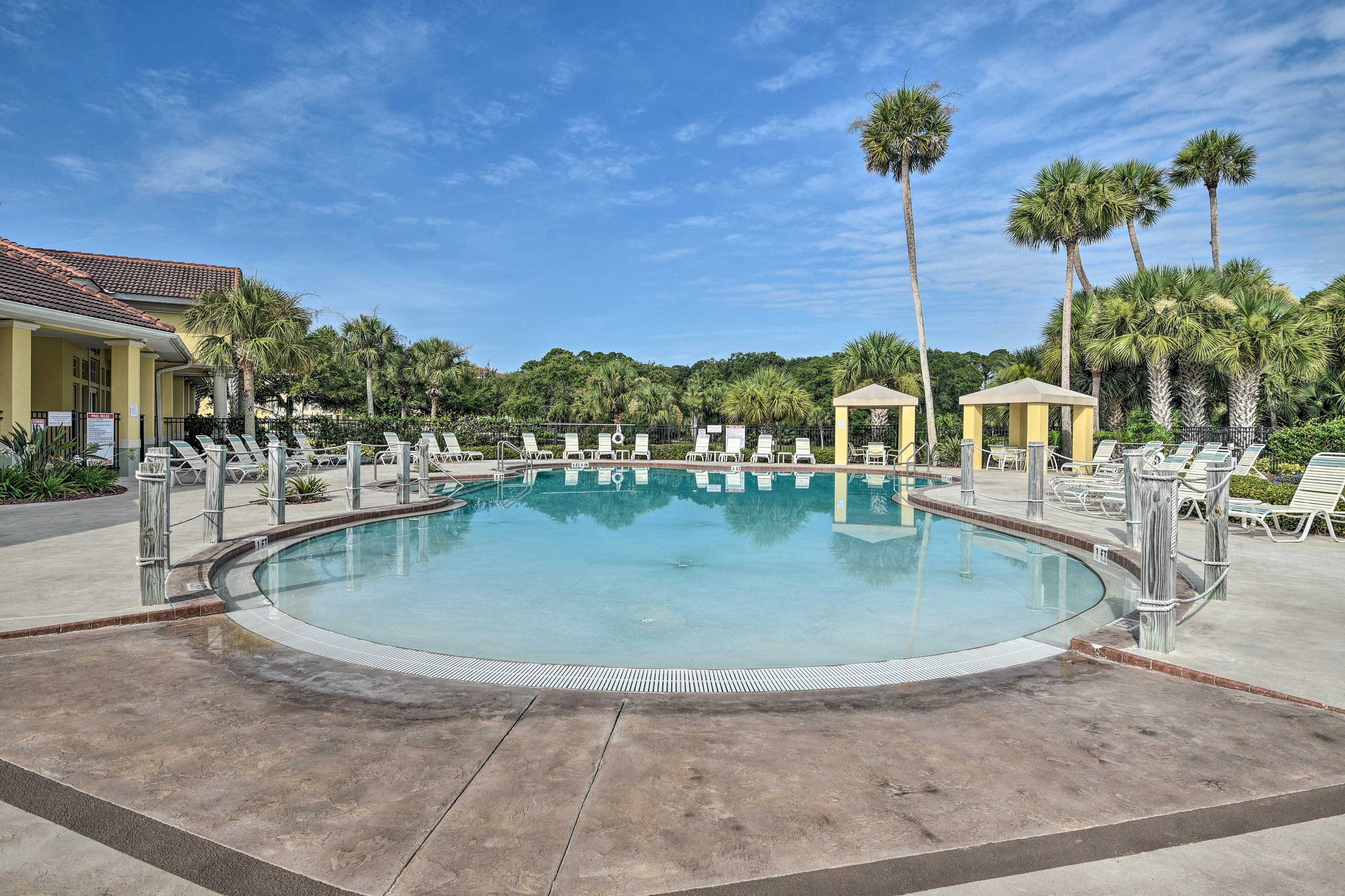 Canopy Walk Community | Pool