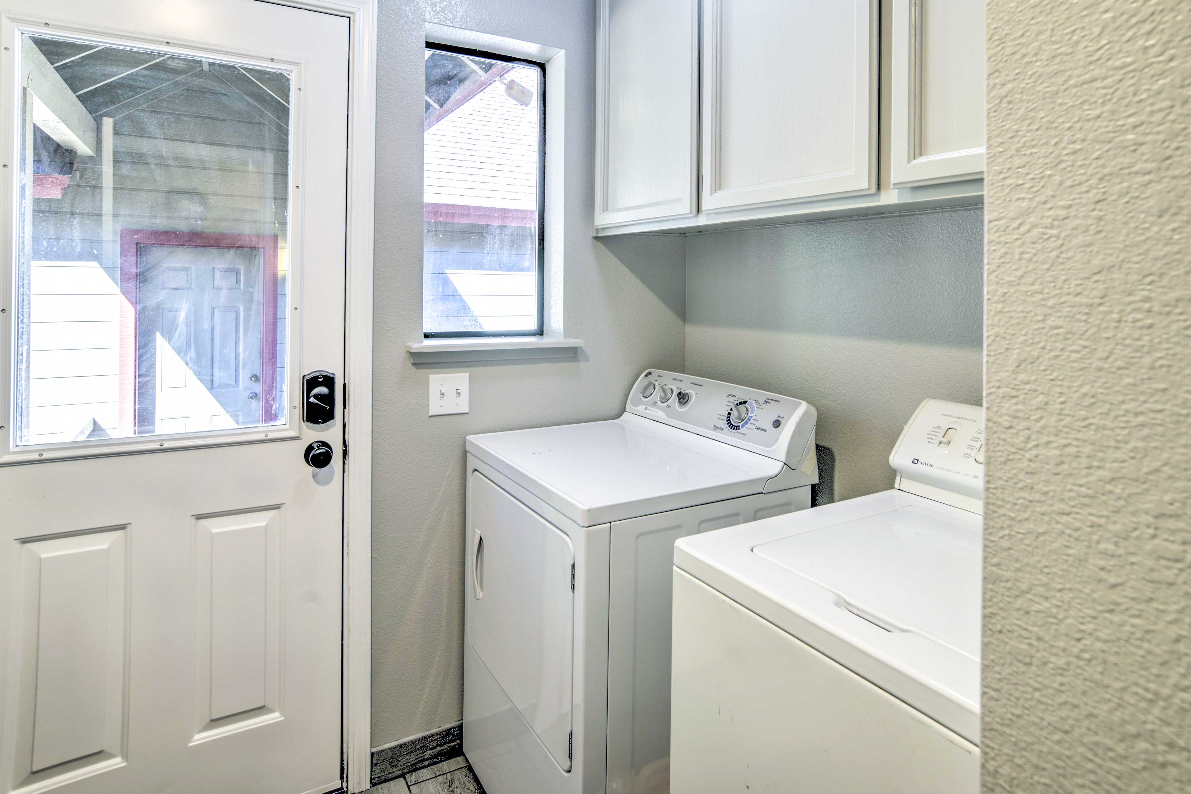Laundry Room | Washer/Dryer | Iron/Board | Trash Bags/Paper Towels