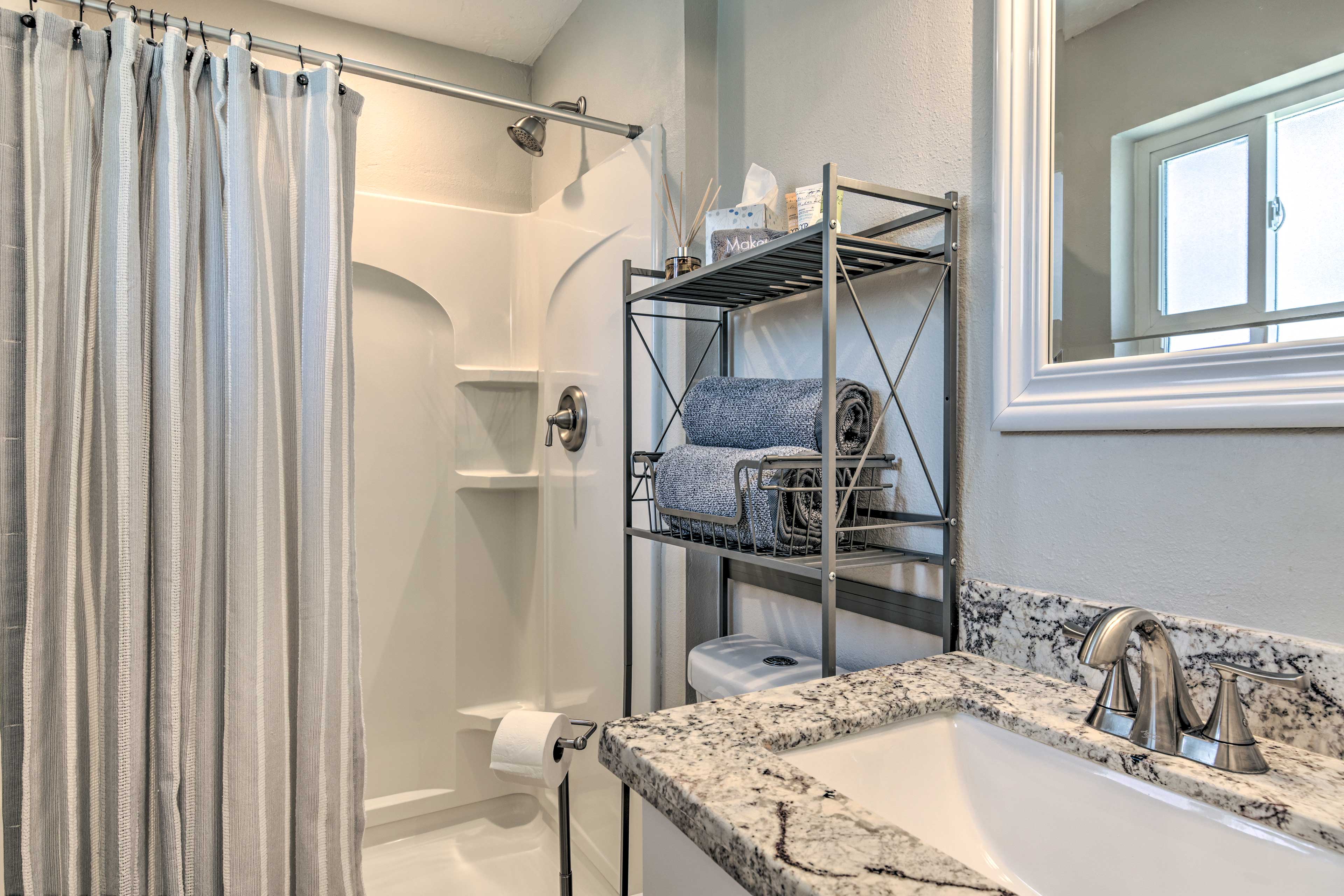 Full Bathroom | Walk-In Shower | Towels Provided